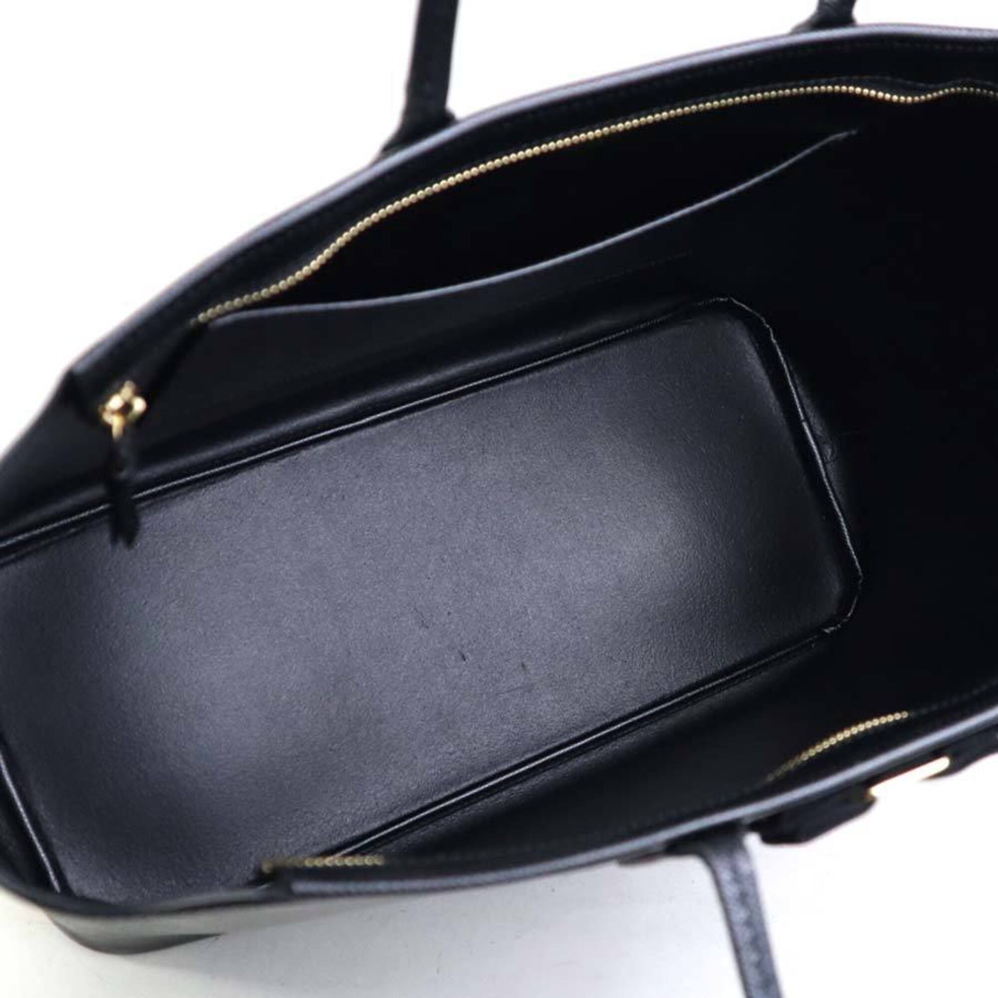 Salvatore Ferragamo Black Leather Shoulder Bag (Pre-Owned)