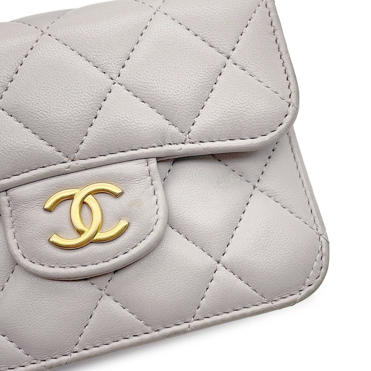 Chanel Matelasse Gray Leather Handbag Shoulder Bag (Pre-Owned)