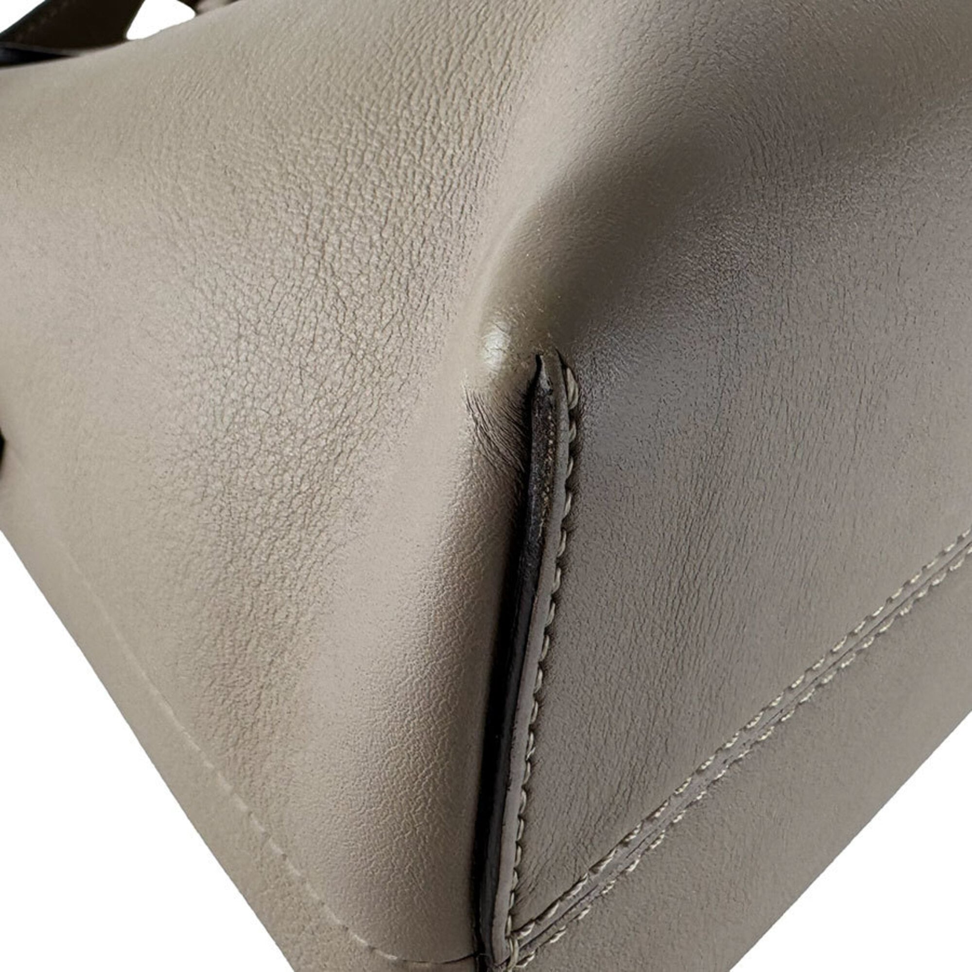 Fendi Grayish Leather Shoulder Bag (Pre-Owned)