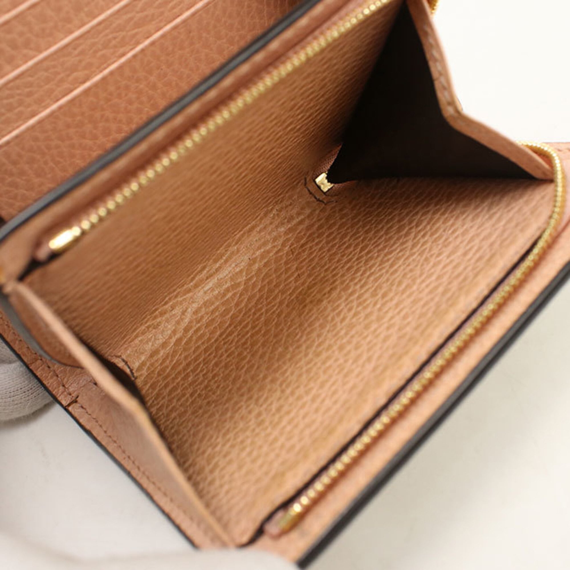 Gucci Pink Leather Wallet (Bi-Fold) (Pre-Owned)