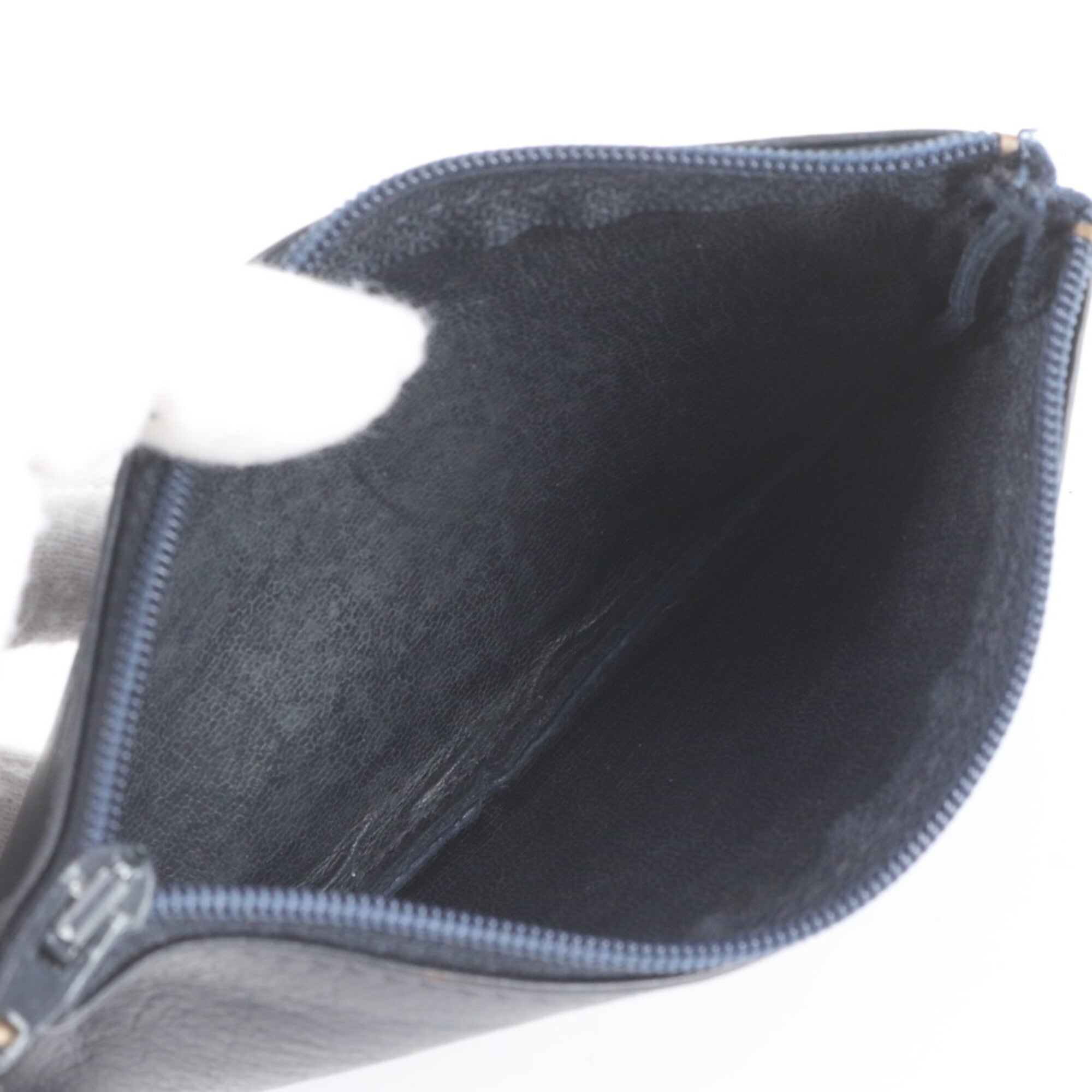 Chanel Black Leather Shoulder Bag (Pre-Owned)