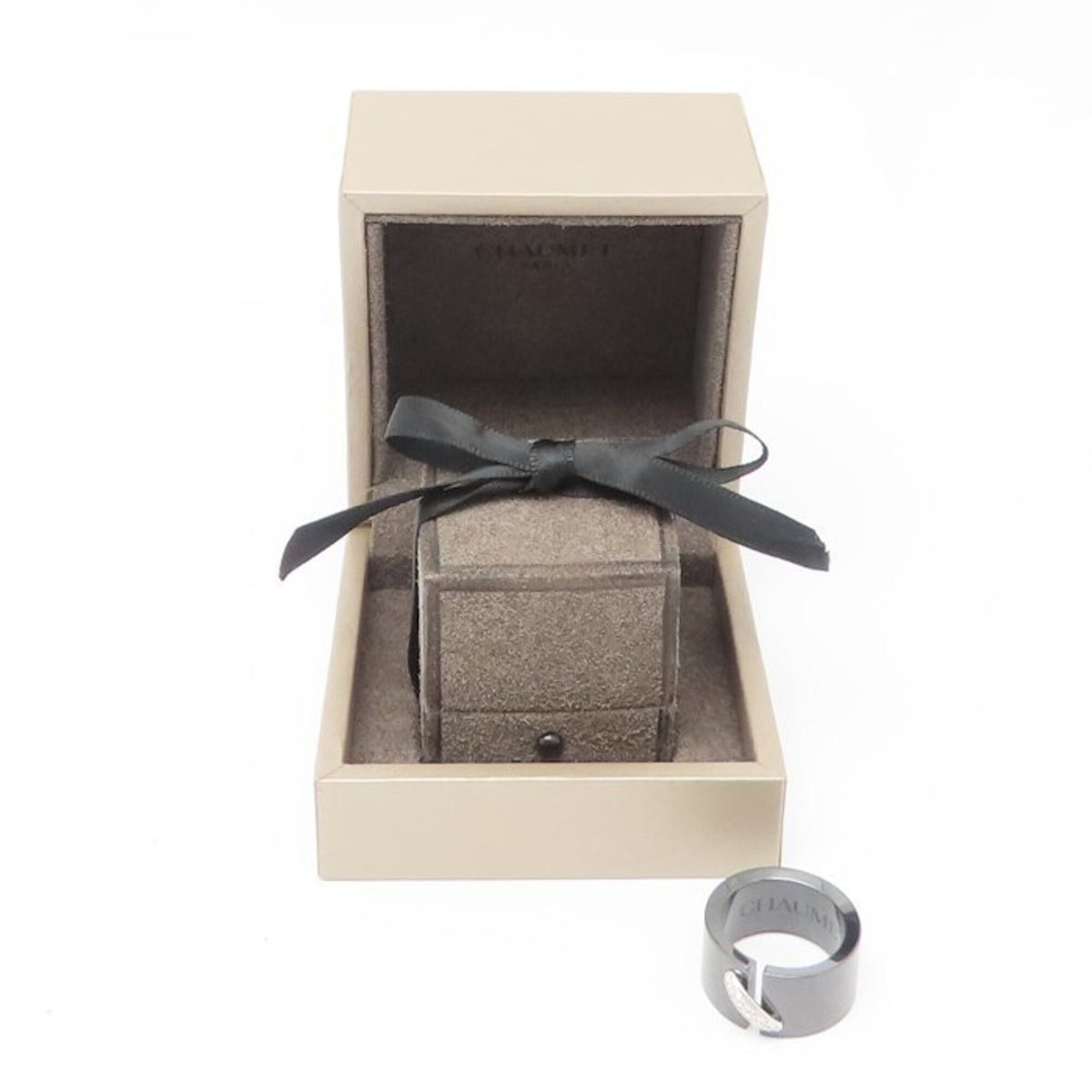 Chaumet White Gold (18K) Ceramic Band Ring (Pre-Owned)