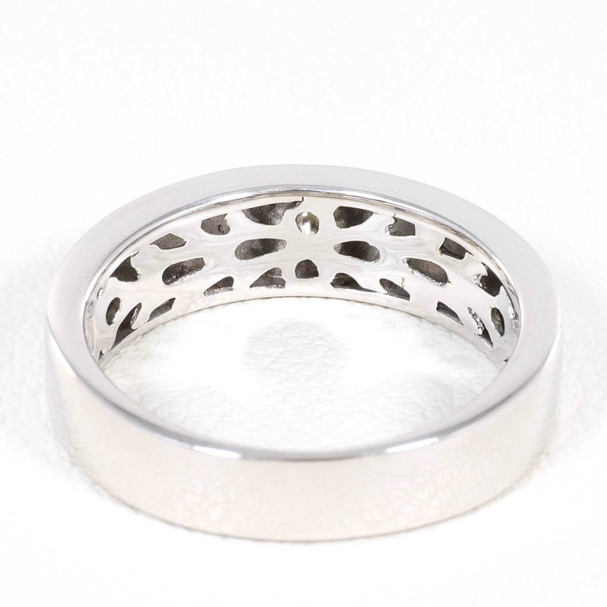 Unbranded White Gold White Gold (18K) Band Ring (Pre-Owned)