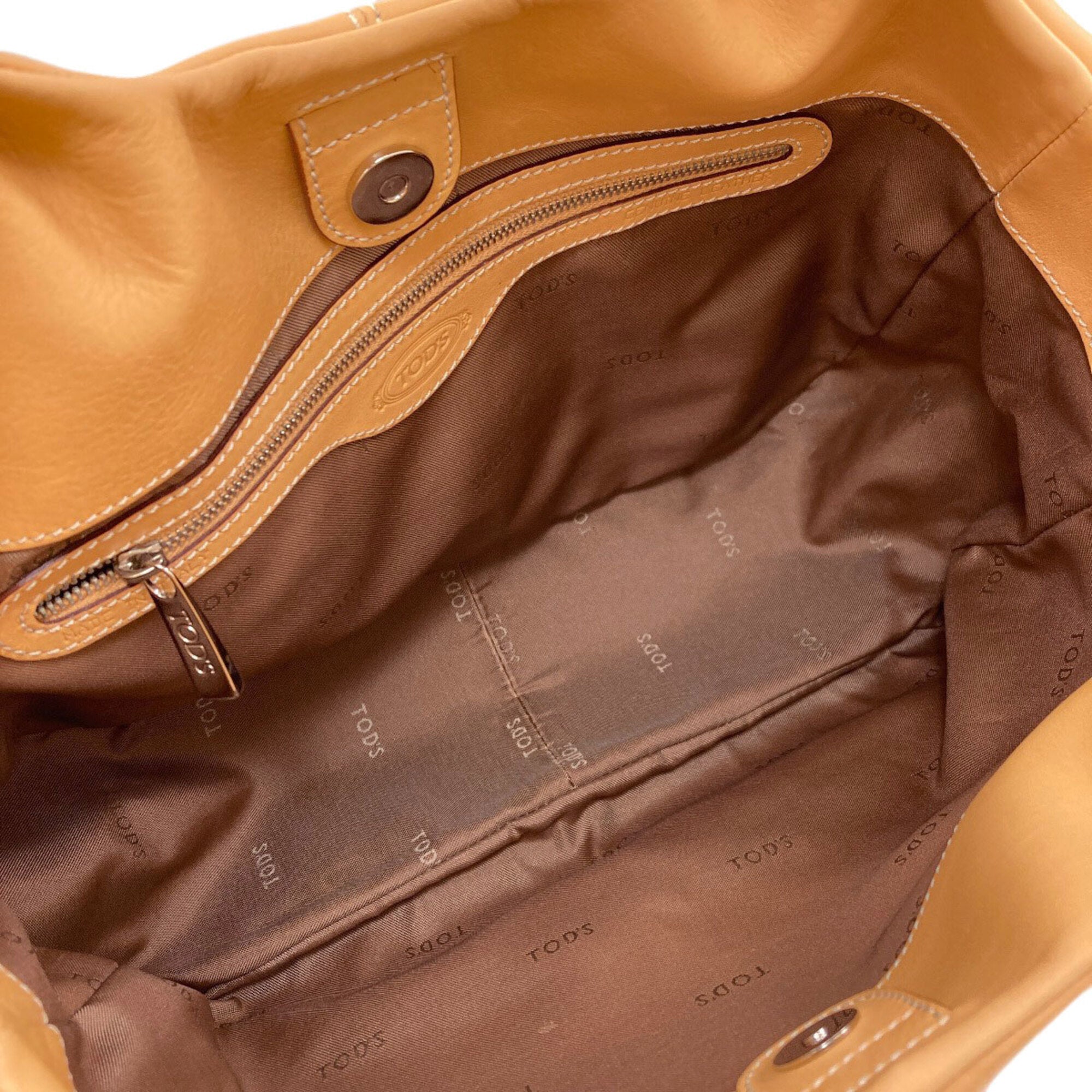 Tod's Beige Leather Handbag (Pre-Owned)