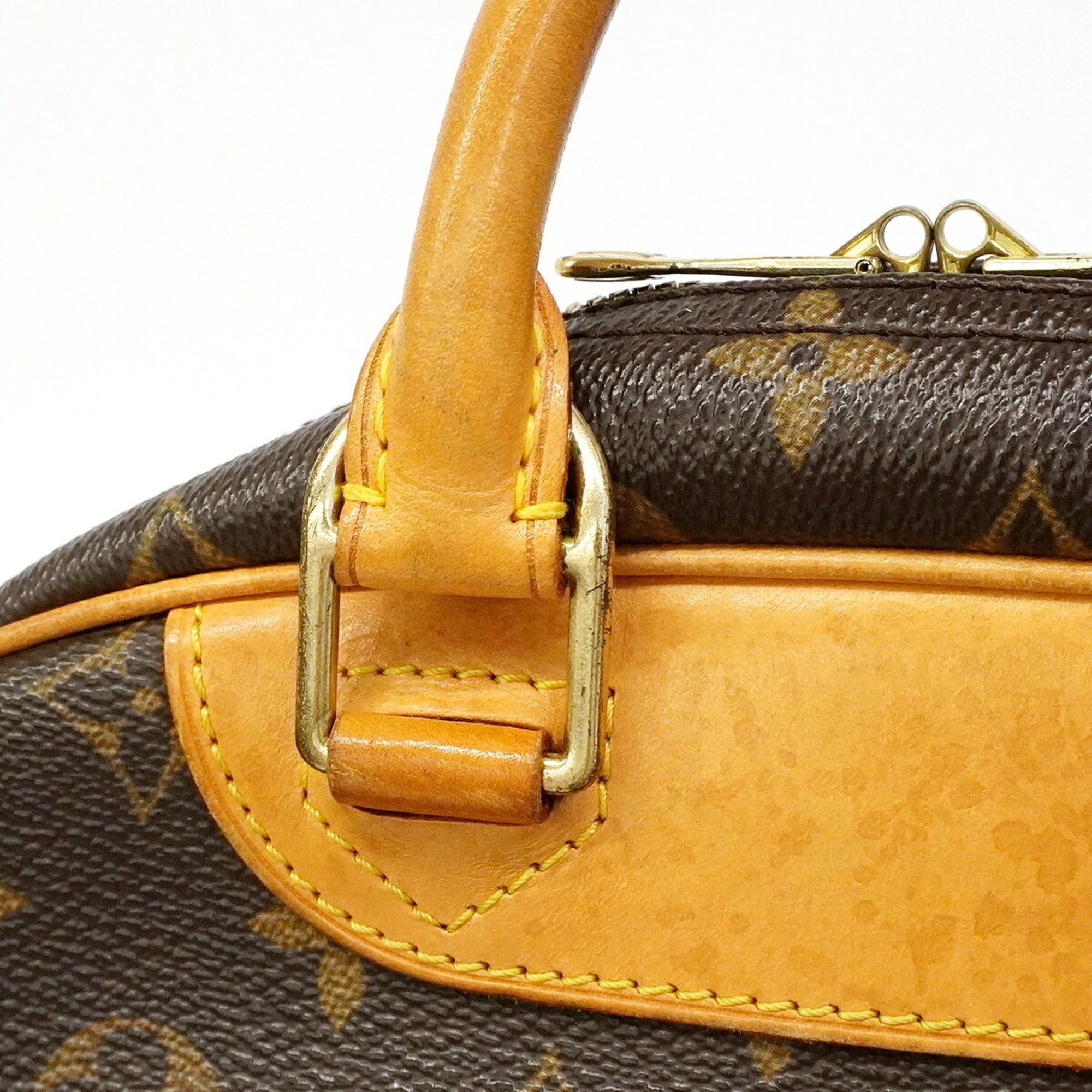 Louis Vuitton Brown Handbag (Pre-Owned)