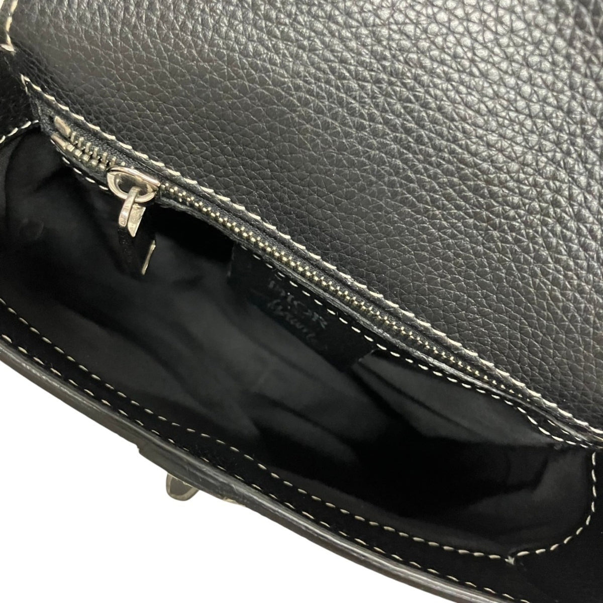 Christian Dior Black Leather Shoulder Bag (Pre-Owned)