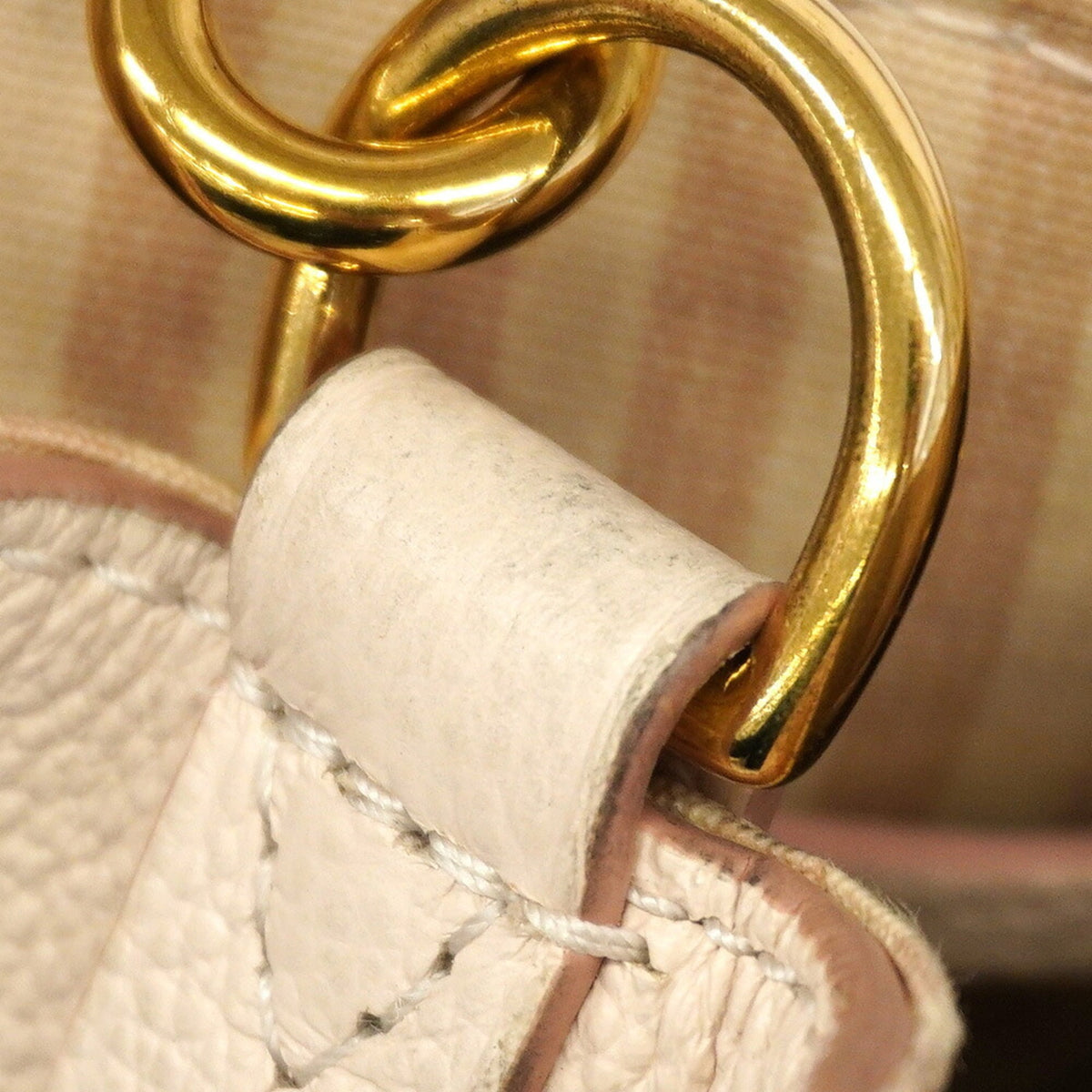 Louis Vuitton Beige Ivory Handbag (Pre-Owned)