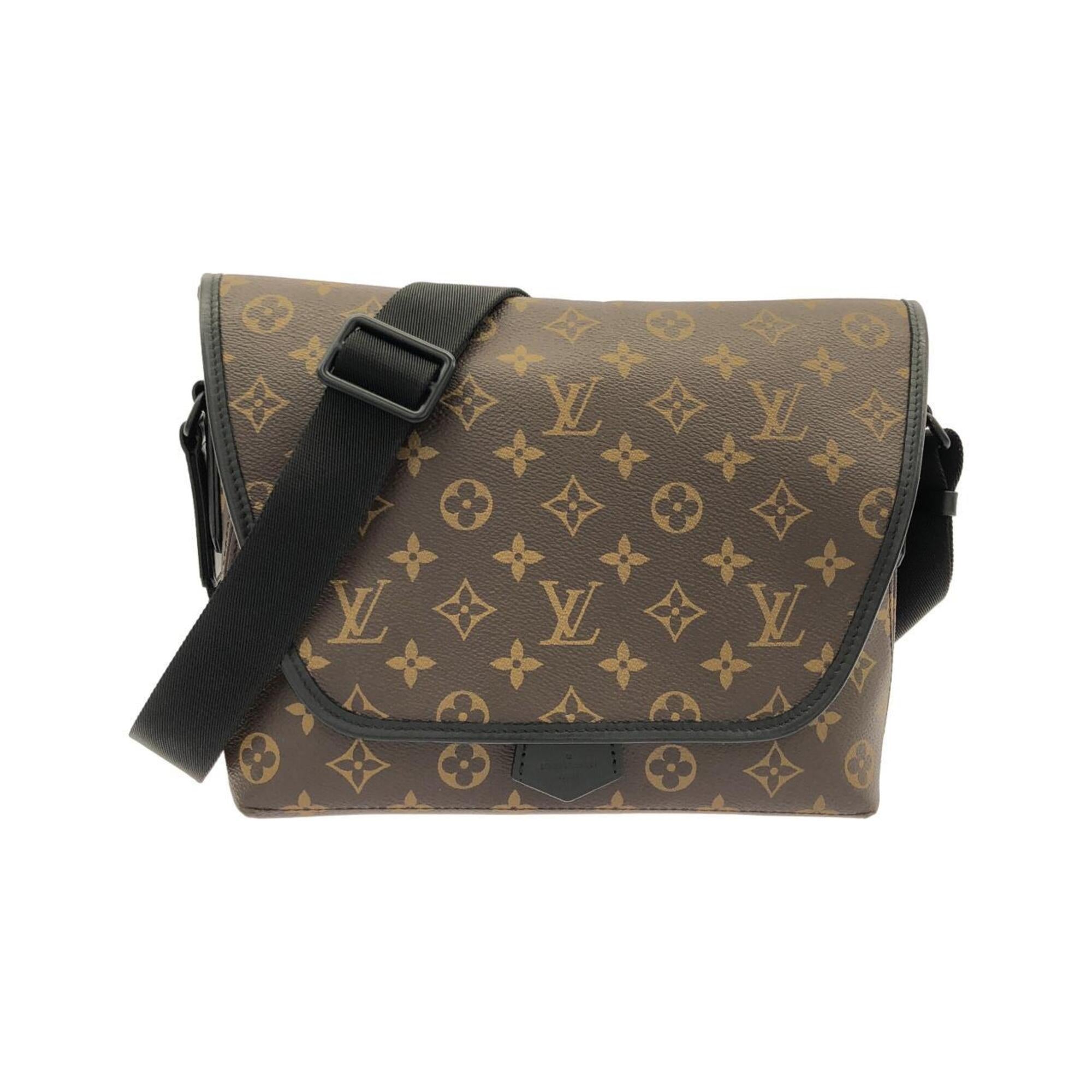 Louis Vuitton Marron Coated Canvas Shoulder Bag (Pre-Owned)