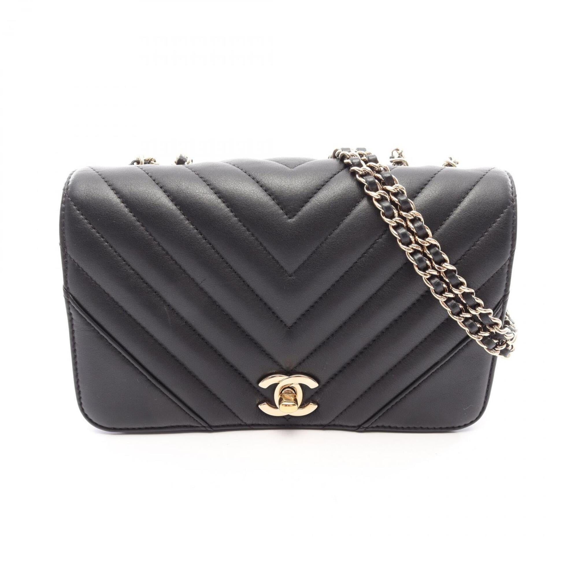 Chanel Black Leather Handbag Shoulder Bag (Pre-Owned)
