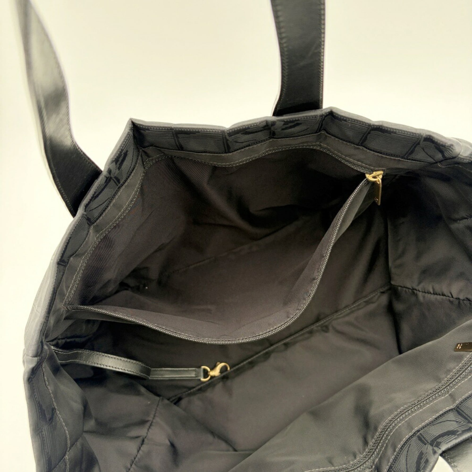 Chanel Black Nylon Jacquard Leather Tote Bag (Pre-Owned)