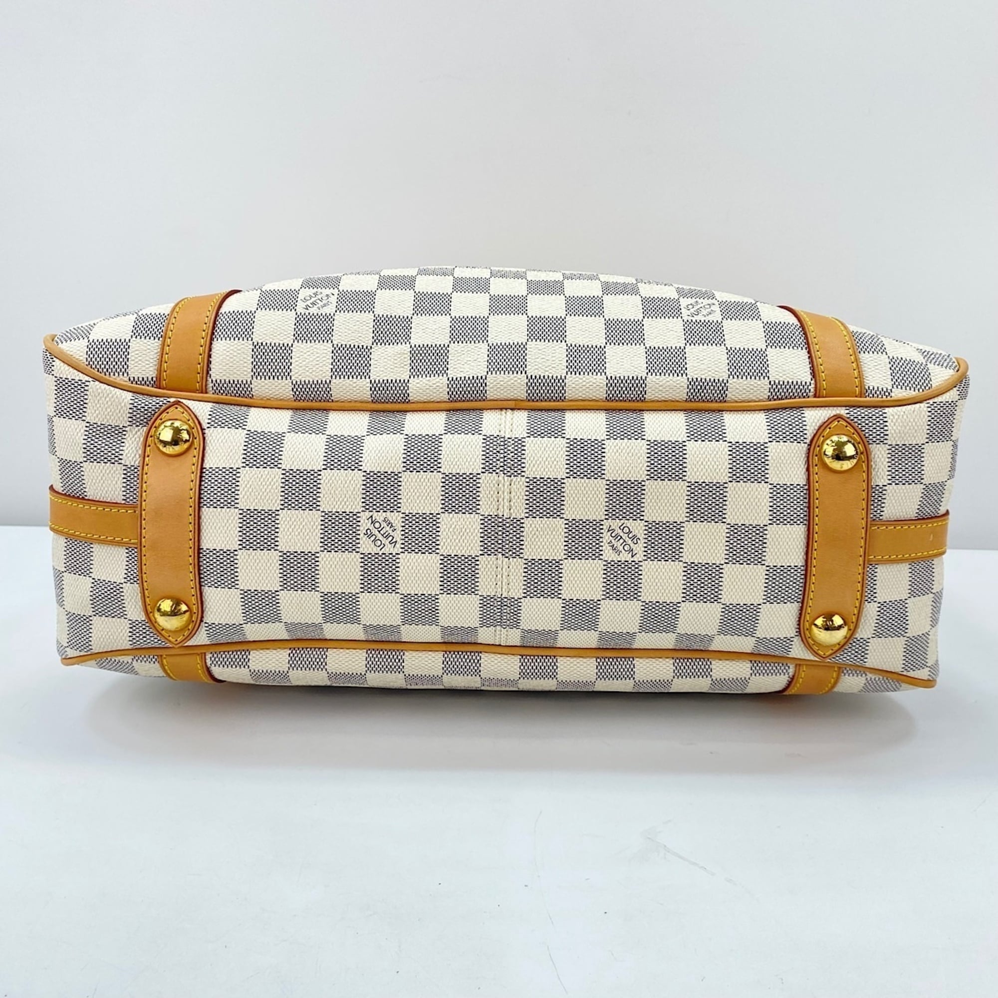 Louis Vuitton Damier Azur White Shoulder Bag (Pre-Owned)