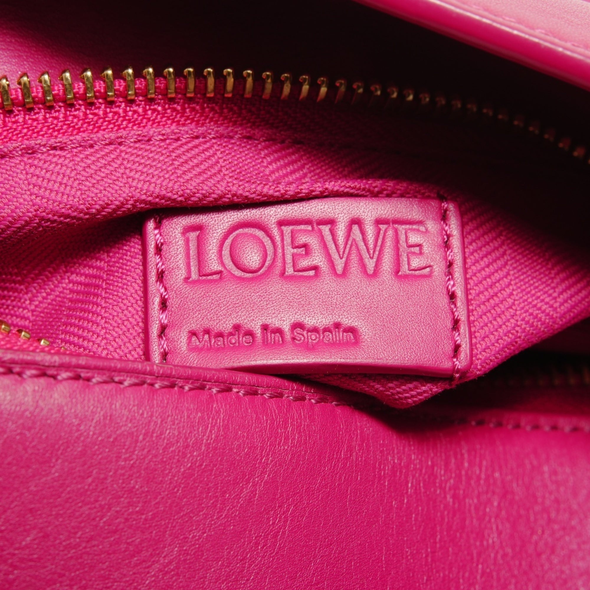 Loewe Puzzle Pink Leather Shoulder Bag (Pre-Owned)