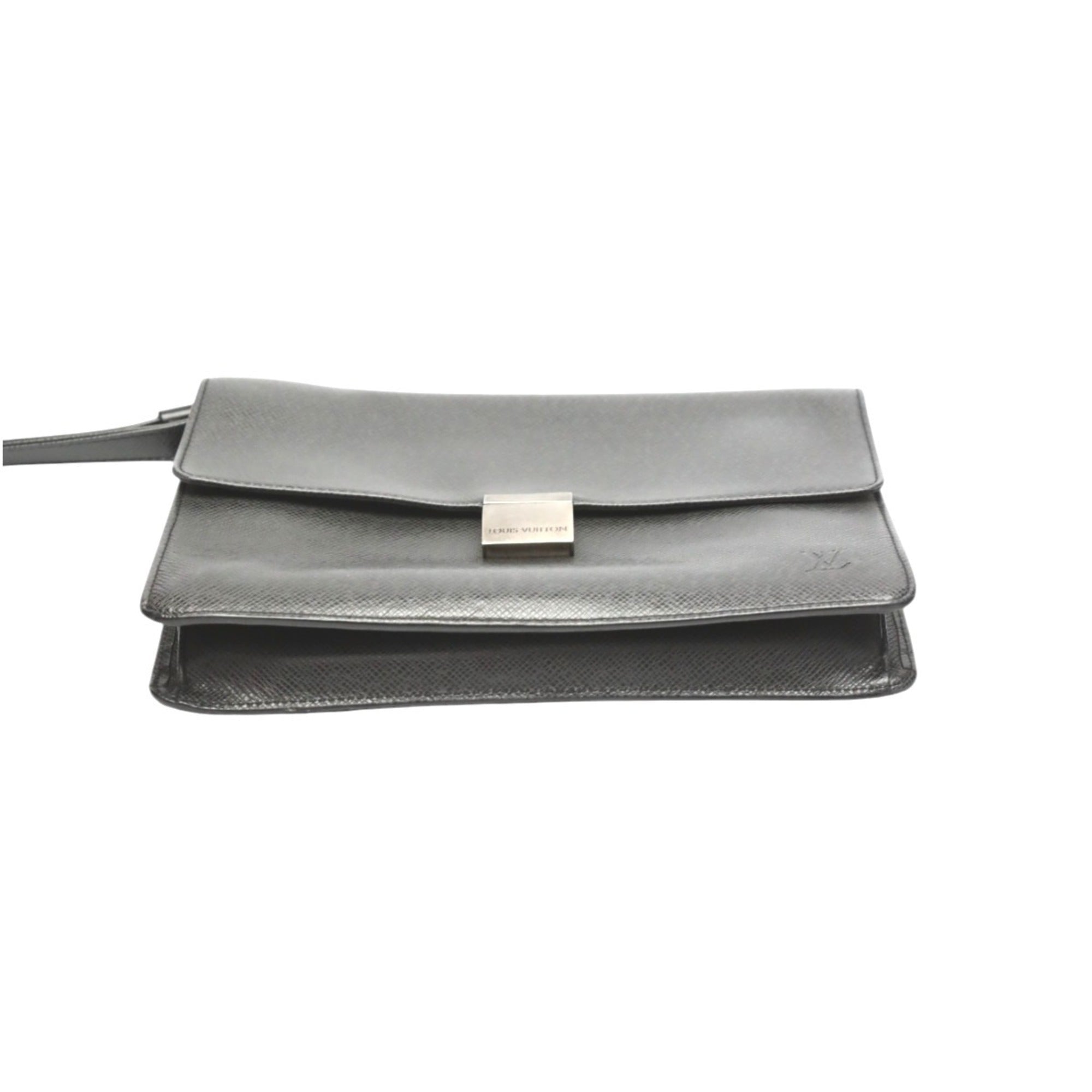 Louis Vuitton Taiga Black Taiga Leather Clutch Bag (Pre-Owned)