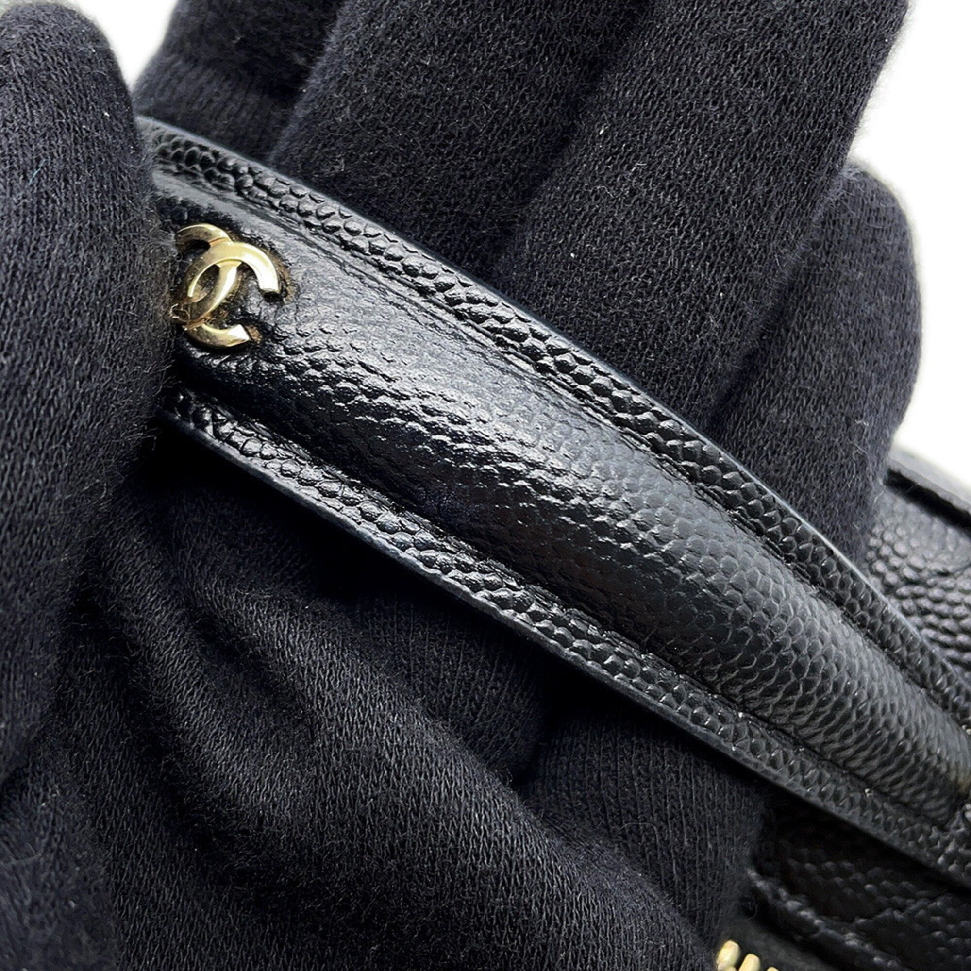 Chanel Matelasse Black Grained Calfskin Handbag Shoulder Bag (Pre-Owned)