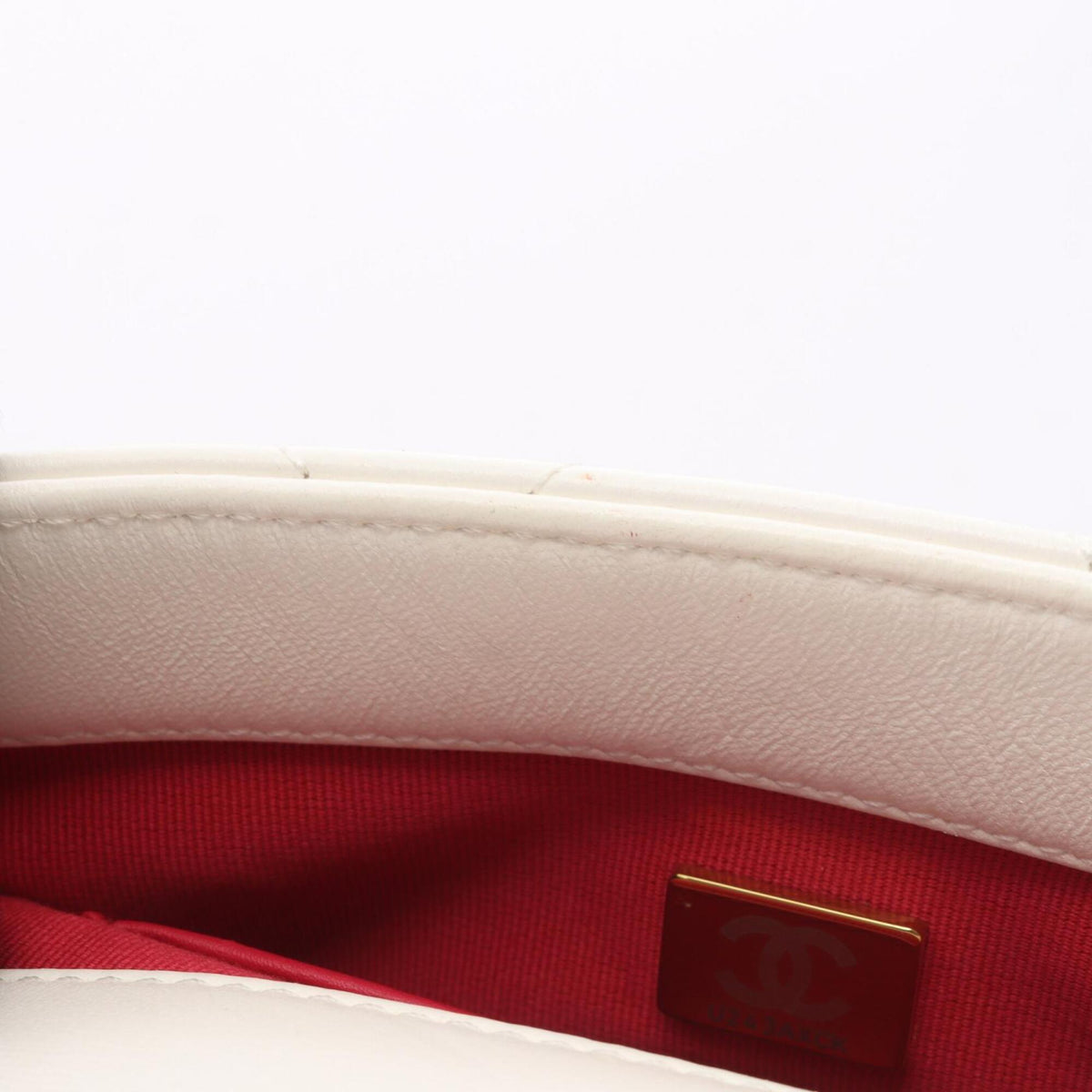 Chanel White Leather Handbag Shoulder Bag (Pre-Owned)