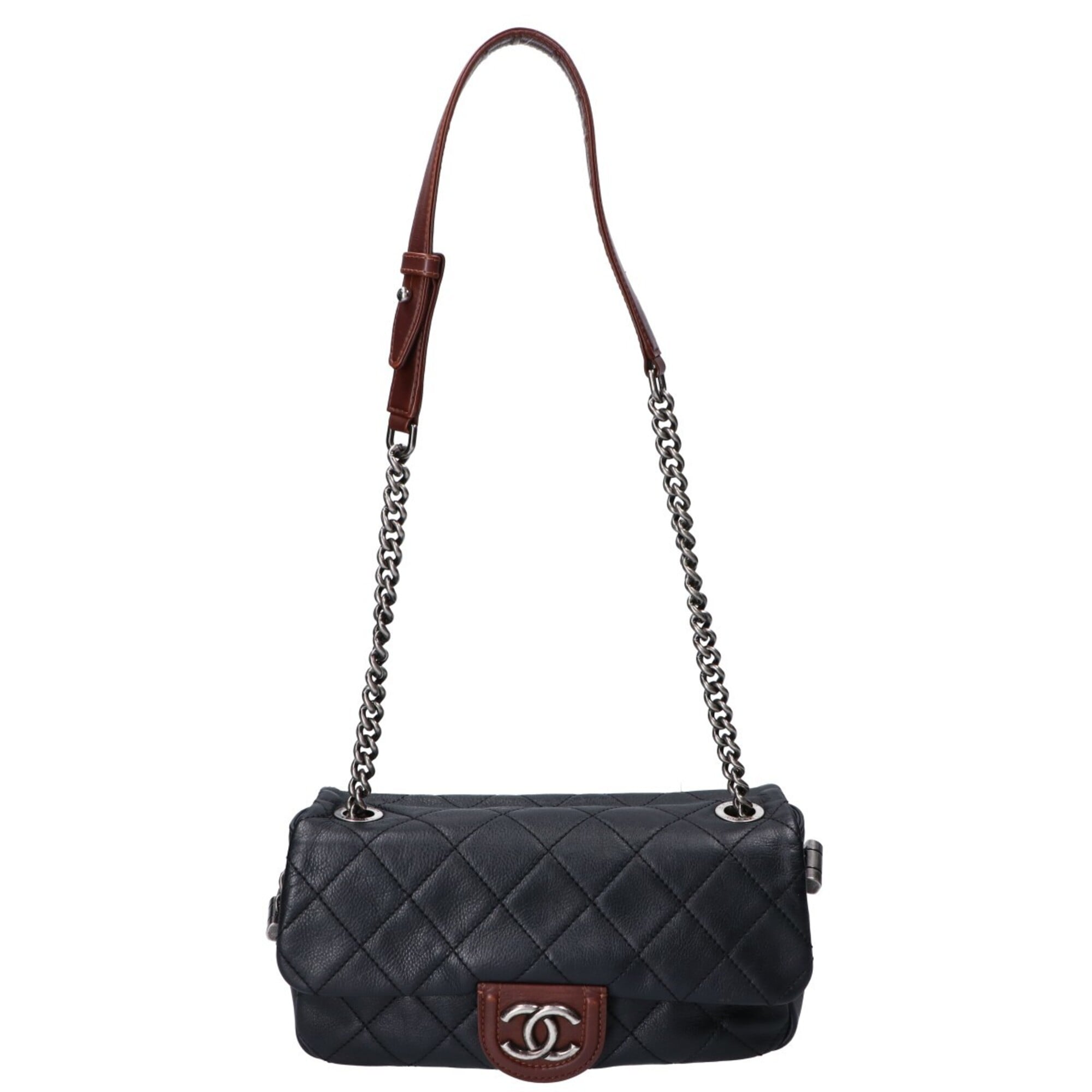Chanel Brown Leather Shoulder Bag (Pre-Owned)