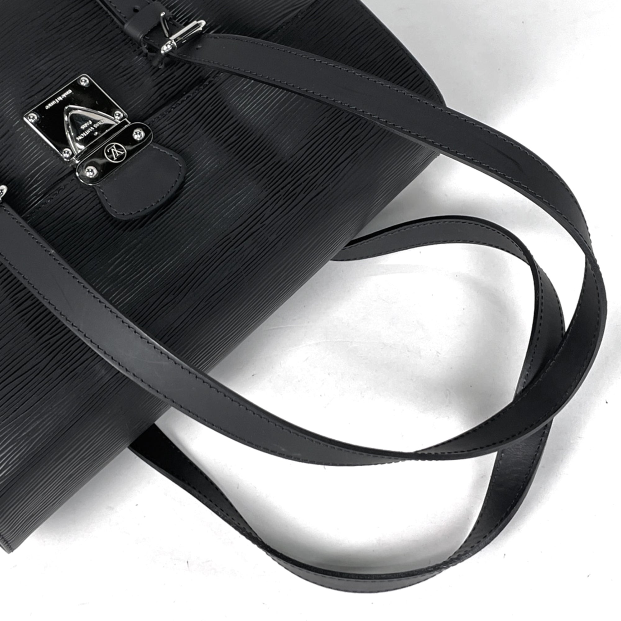 Louis Vuitton Epi Black Noir Epi Leather Handbag Shoulder Bag (Pre-Owned)