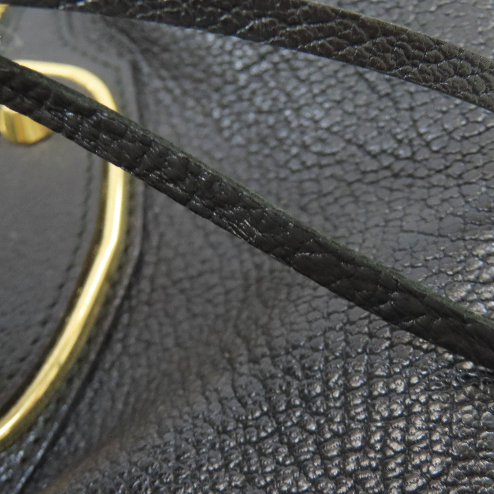 Balenciaga Black Leather Handbag (Pre-Owned)