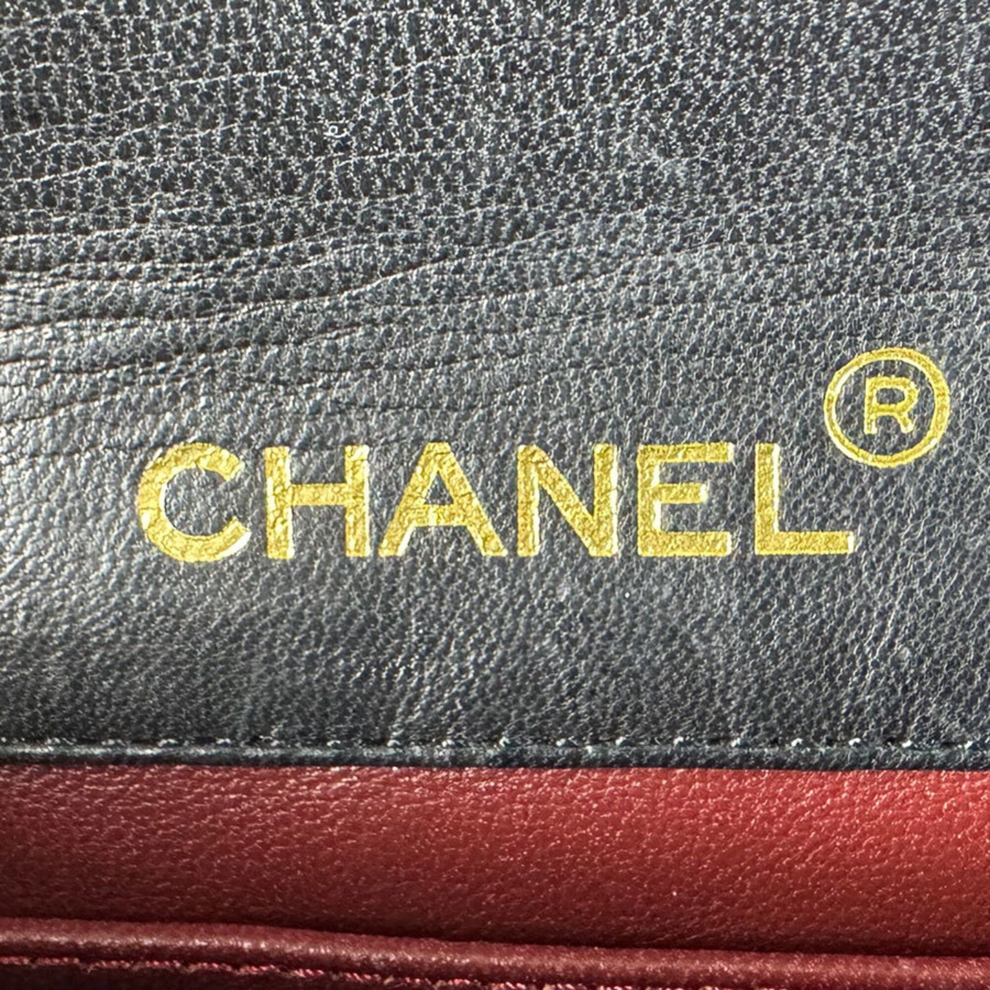 Chanel Black Leather Shoulder Bag (Pre-Owned)