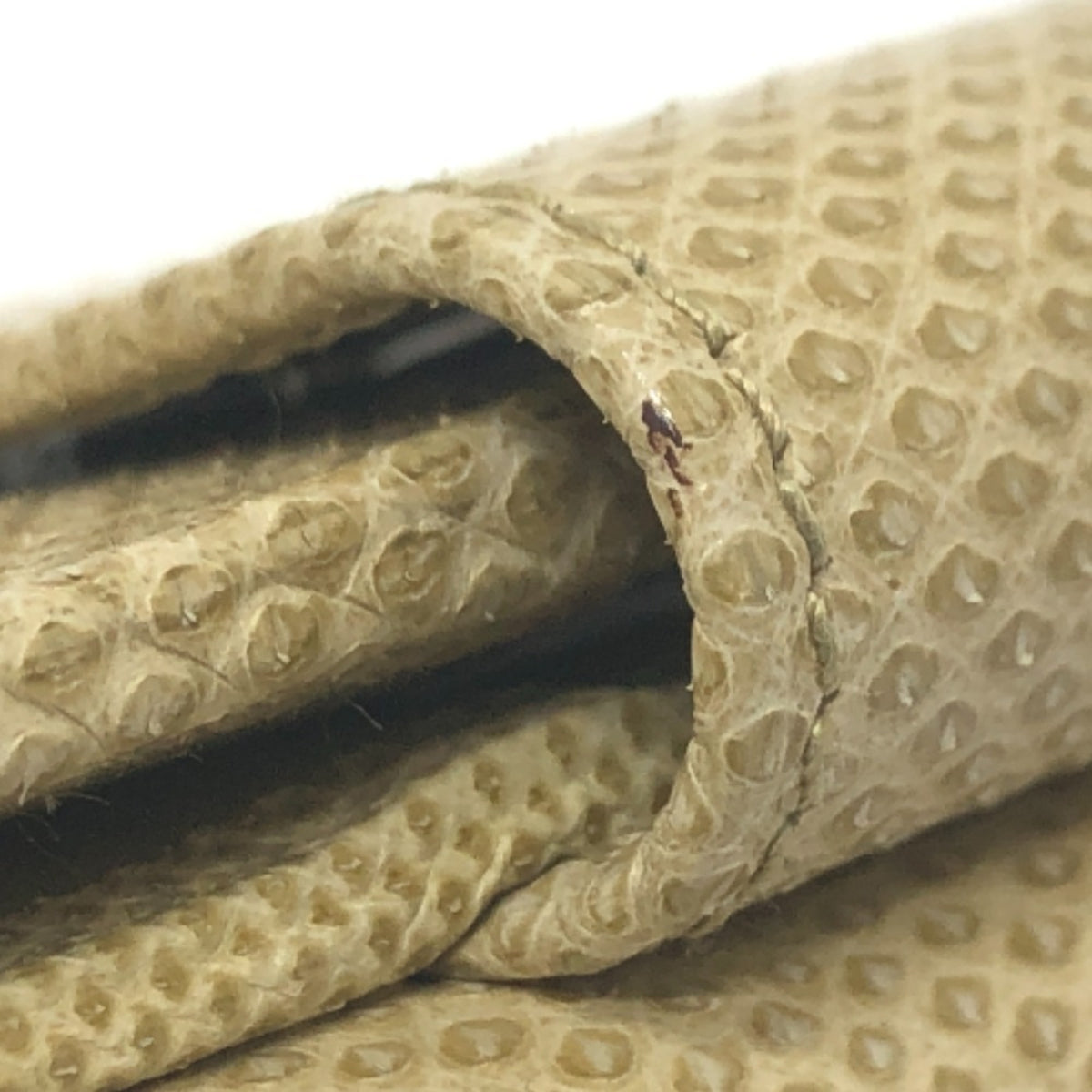 Gucci Beige Leather Wallet (Bi-Fold) (Pre-Owned)