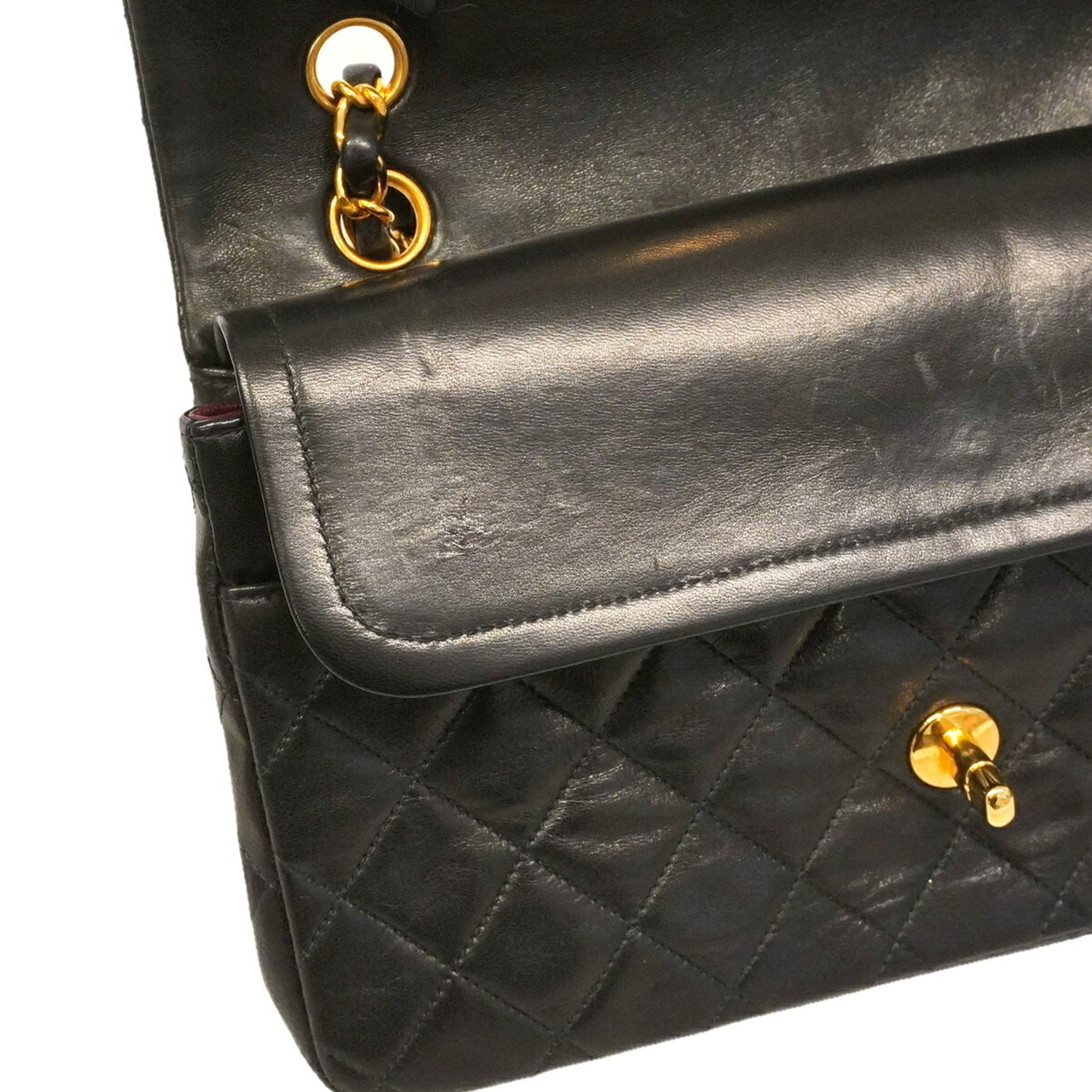 Chanel Black Leather Shoulder Bag (Pre-Owned)