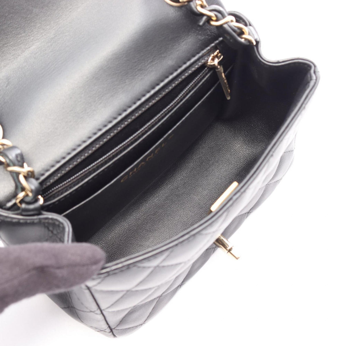 Chanel Black Leather Handbag Shoulder Bag (Pre-Owned)