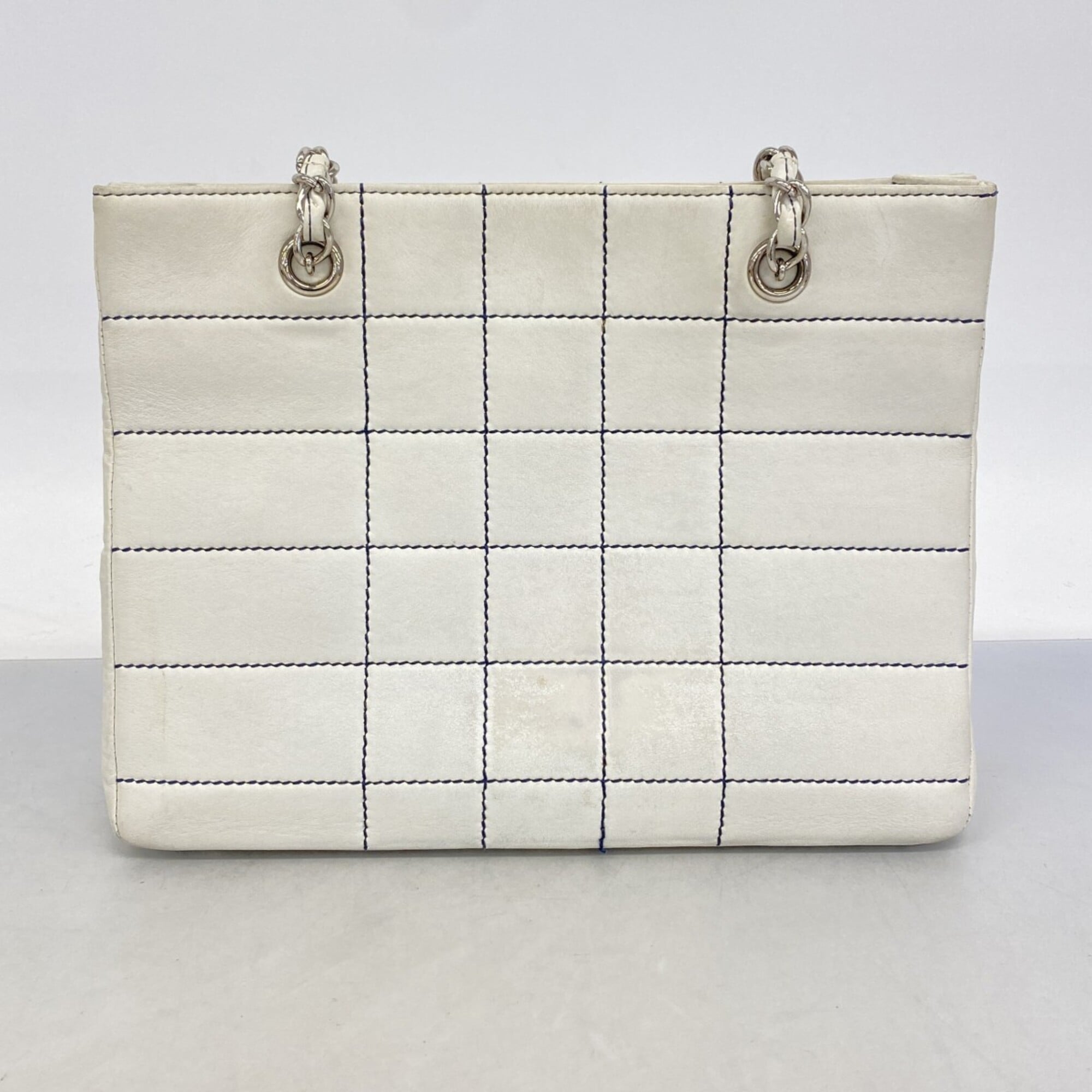 Chanel White Leather Tote Bag (Pre-Owned)