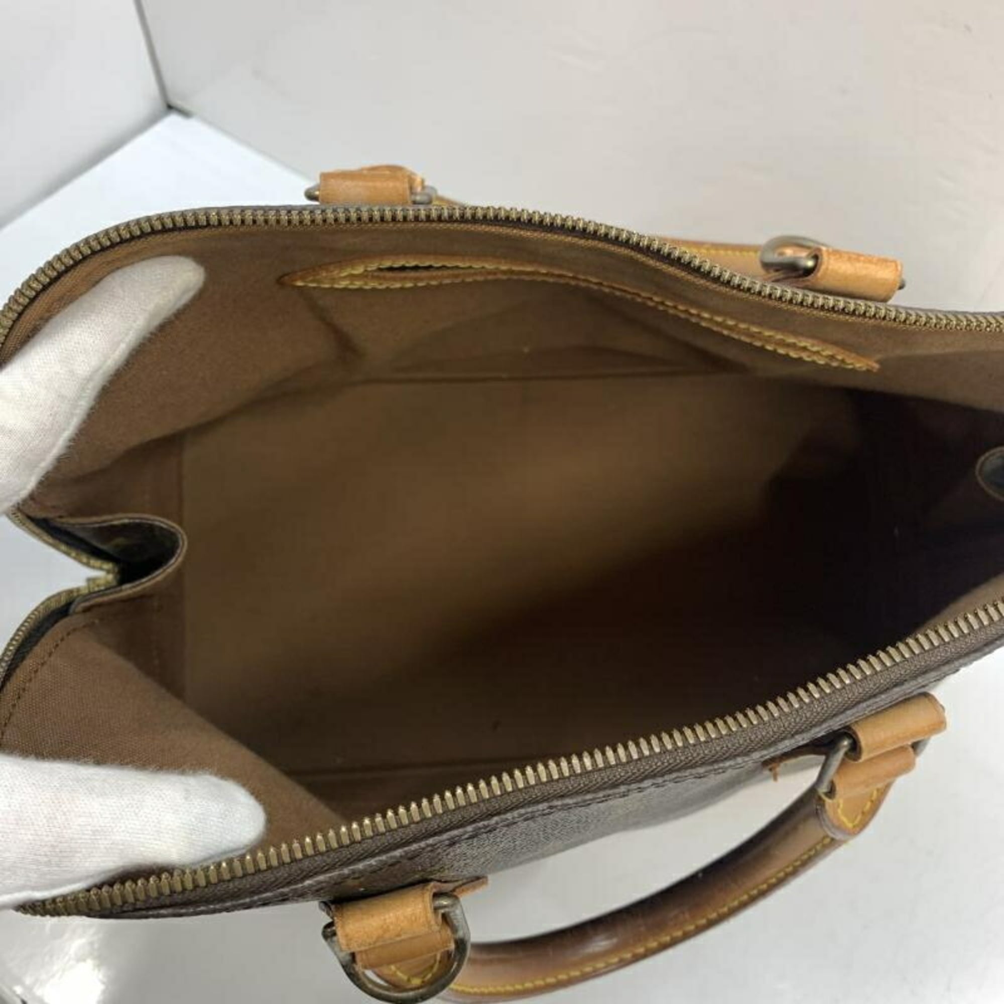 Louis Vuitton Handbag (Pre-Owned)