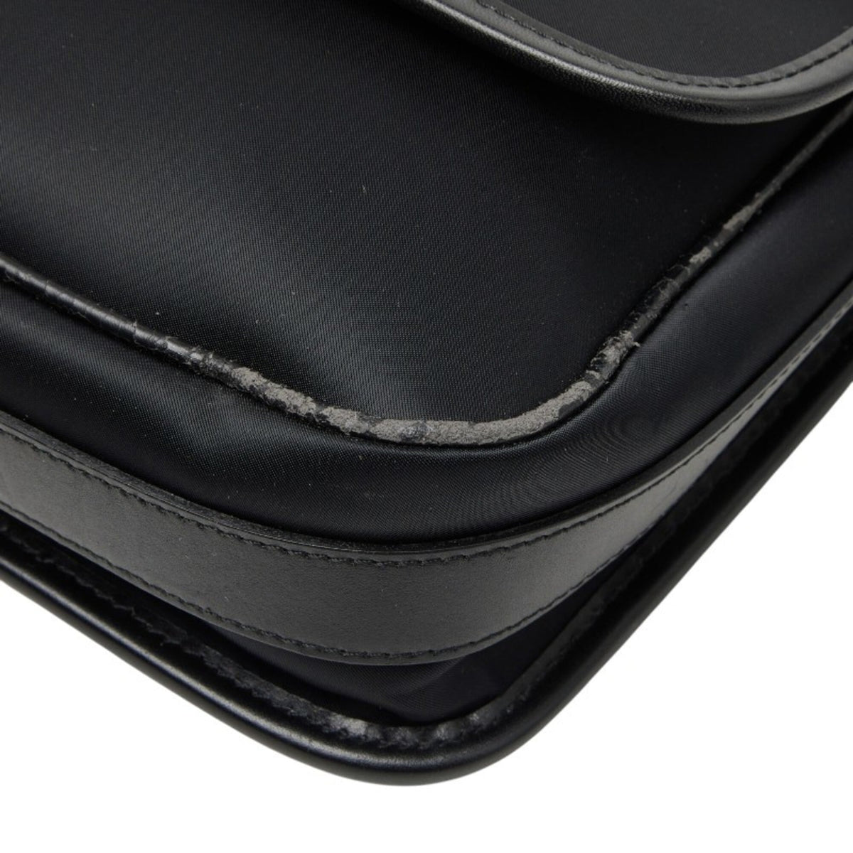 Burberry Black Nylon Leather Shoulder Bag (Pre-Owned)