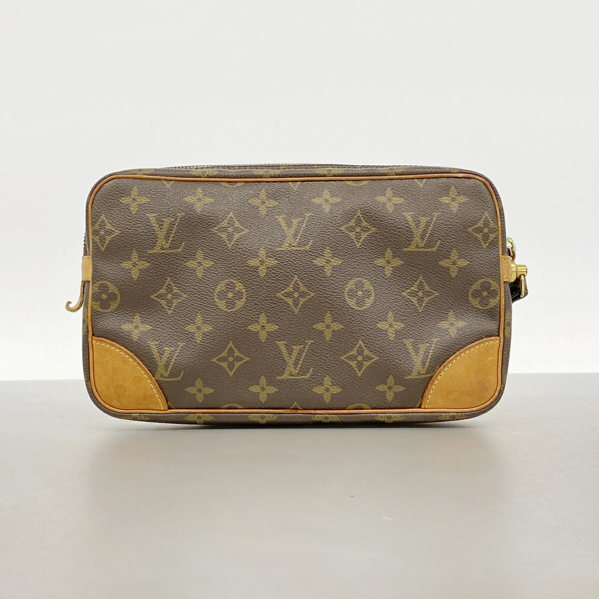 Louis Vuitton Brown Clutch Bag (Pre-Owned)