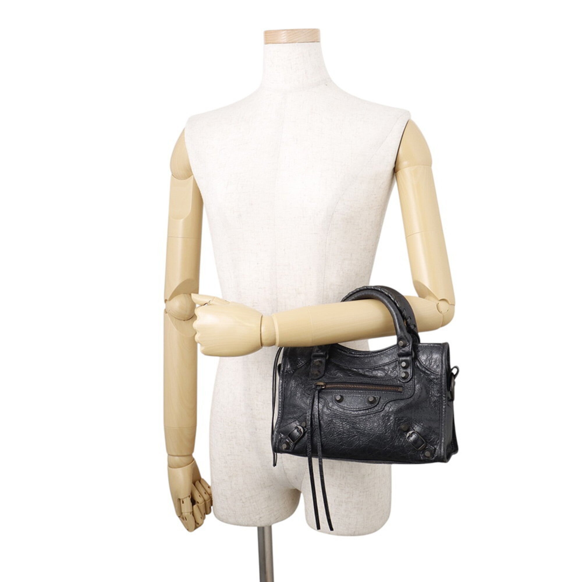Balenciaga Black Leather Shoulder Bag (Pre-Owned)