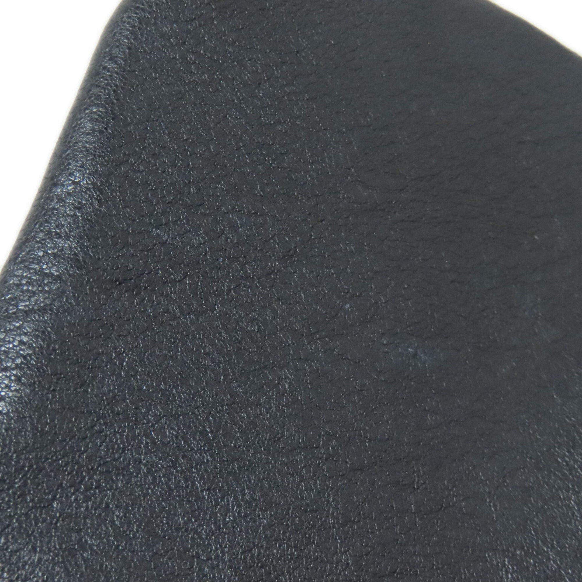 Chanel Black Leather Shoulder Bag (Pre-Owned)
