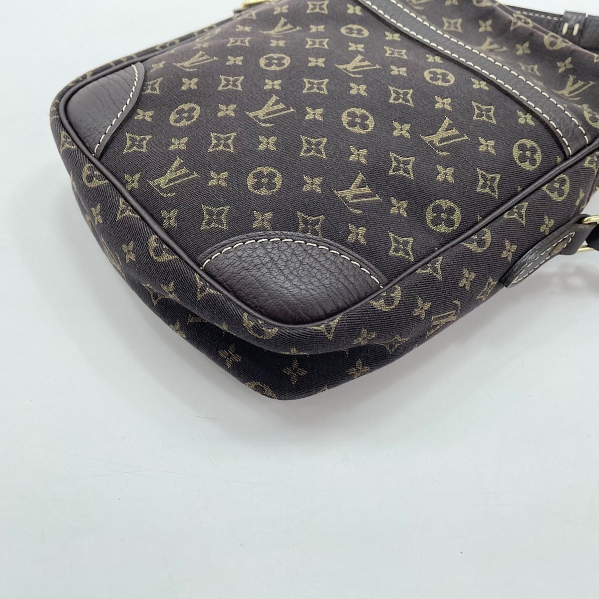 Louis Vuitton Brown Shoulder Bag (Pre-Owned)