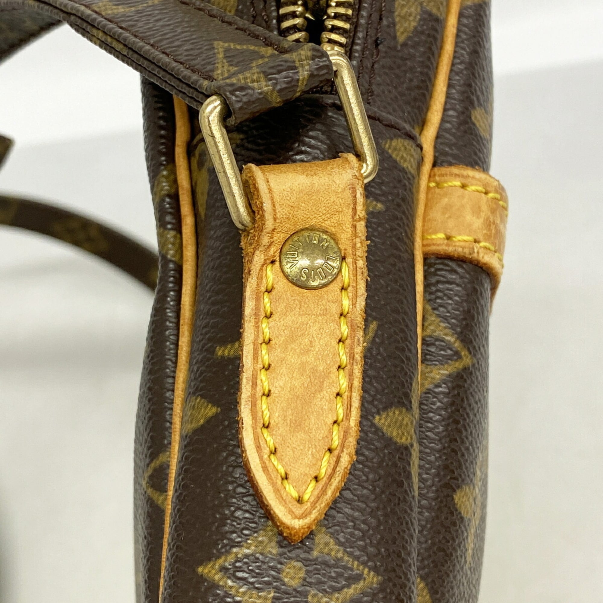Louis Vuitton Brown Shoulder Bag (Pre-Owned)