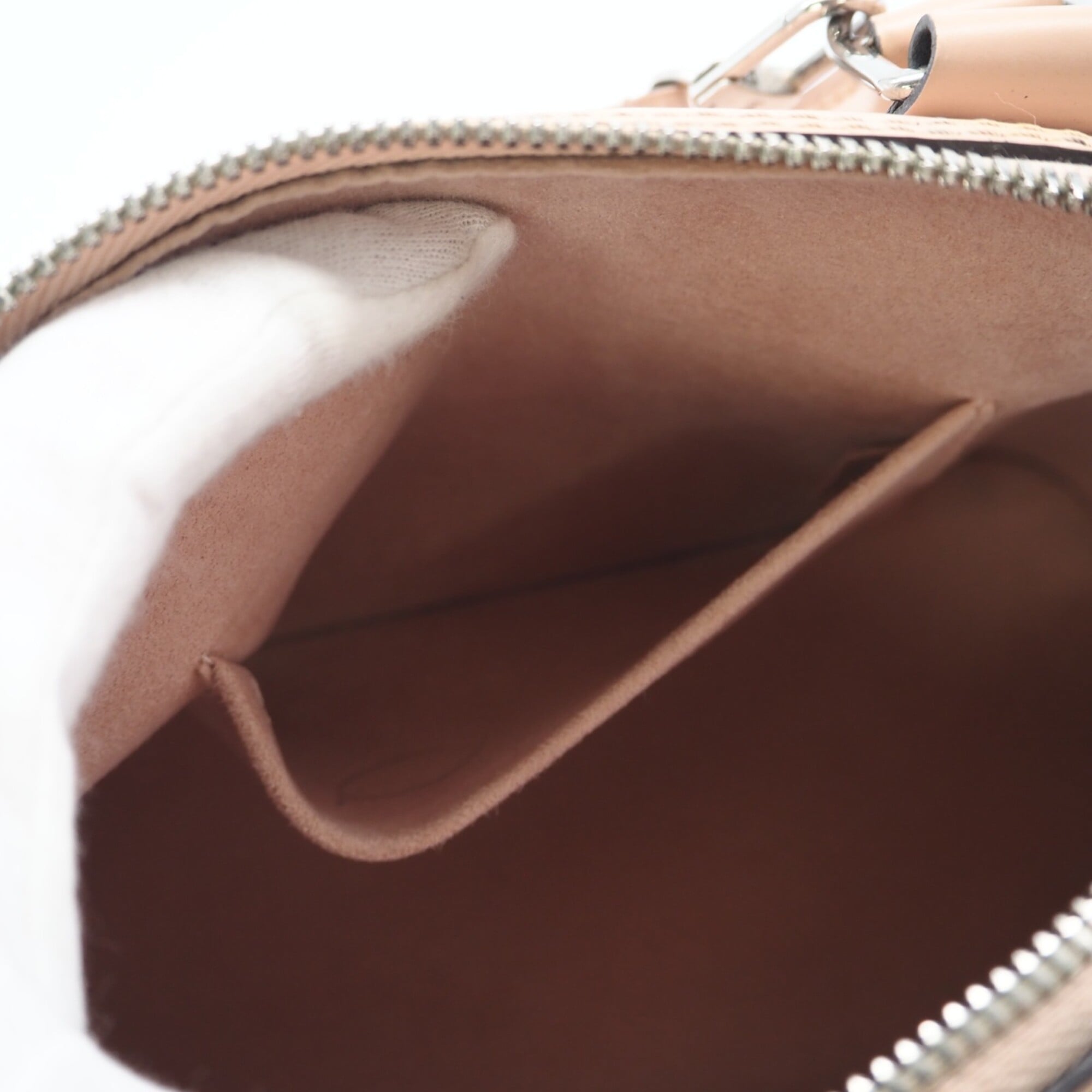 Louis Vuitton Pink Beige Leather Handbag (Pre-Owned)