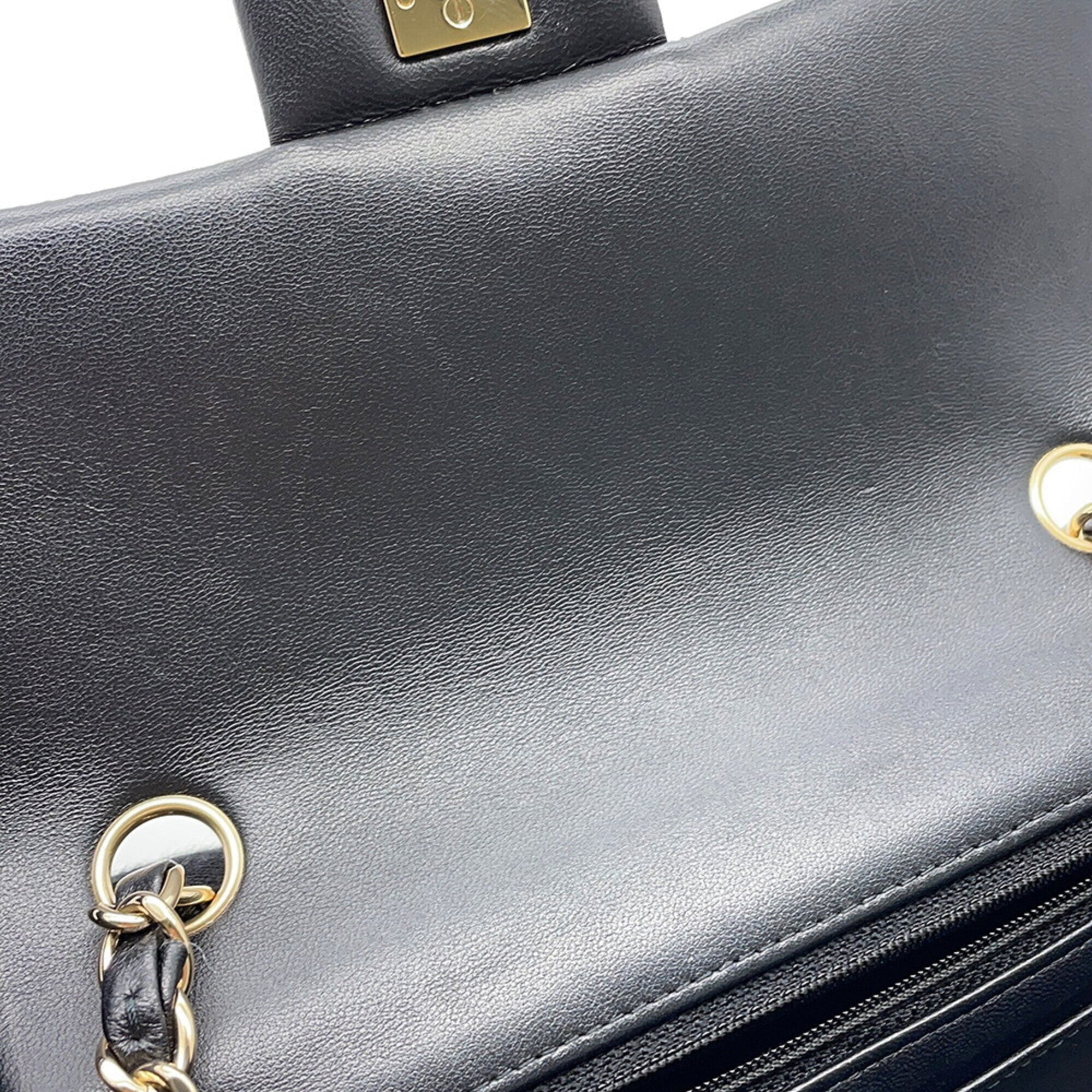 Chanel Matelasse Black Leather Handbag Shoulder Bag (Pre-Owned)
