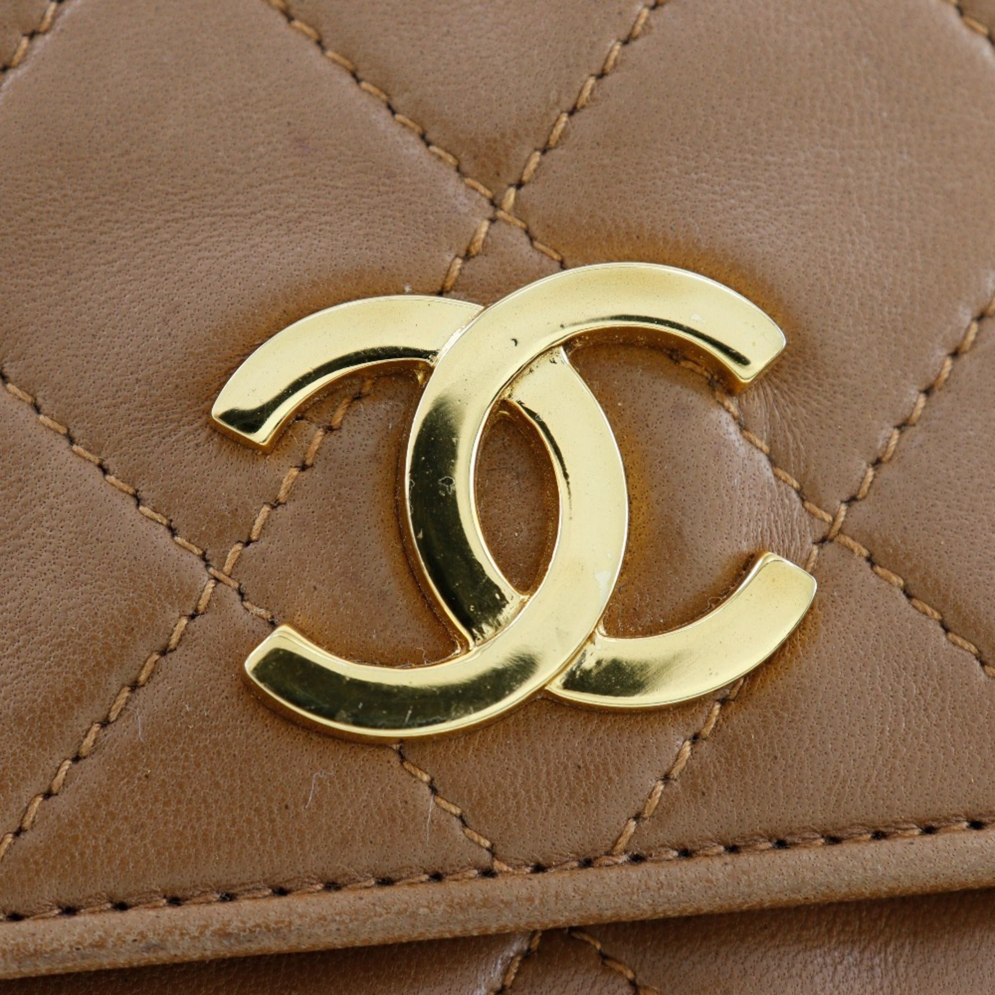 Chanel Beige Leather Handbag (Pre-Owned)