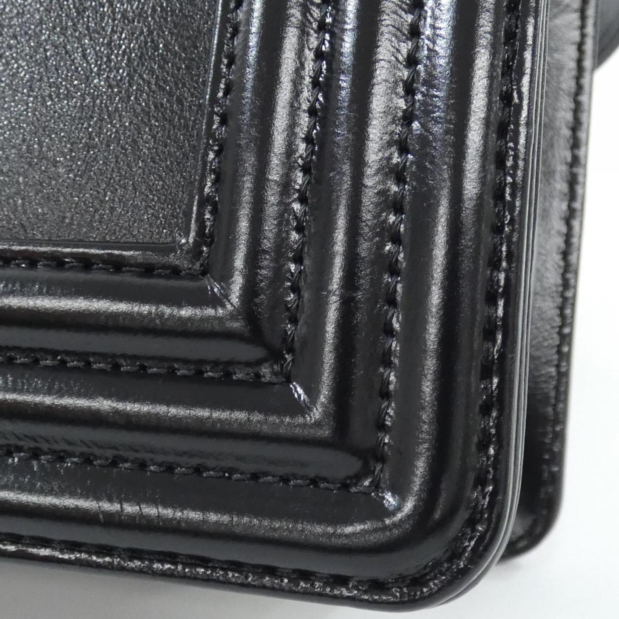 Chanel Black Gold Leather Shoulder Bag (Pre-Owned)