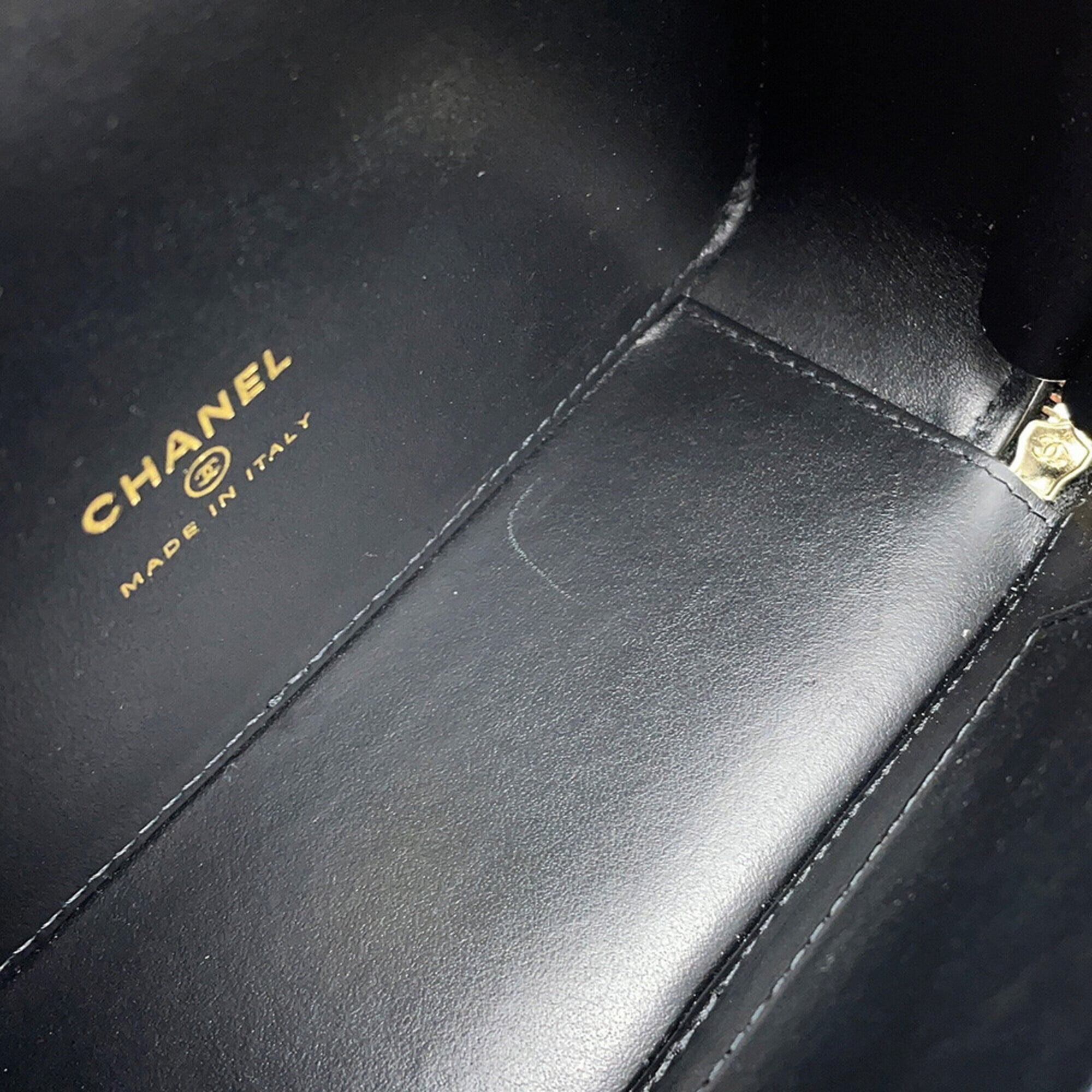 Chanel Matelasse Black Grained Calfskin Handbag Shoulder Bag (Pre-Owned)