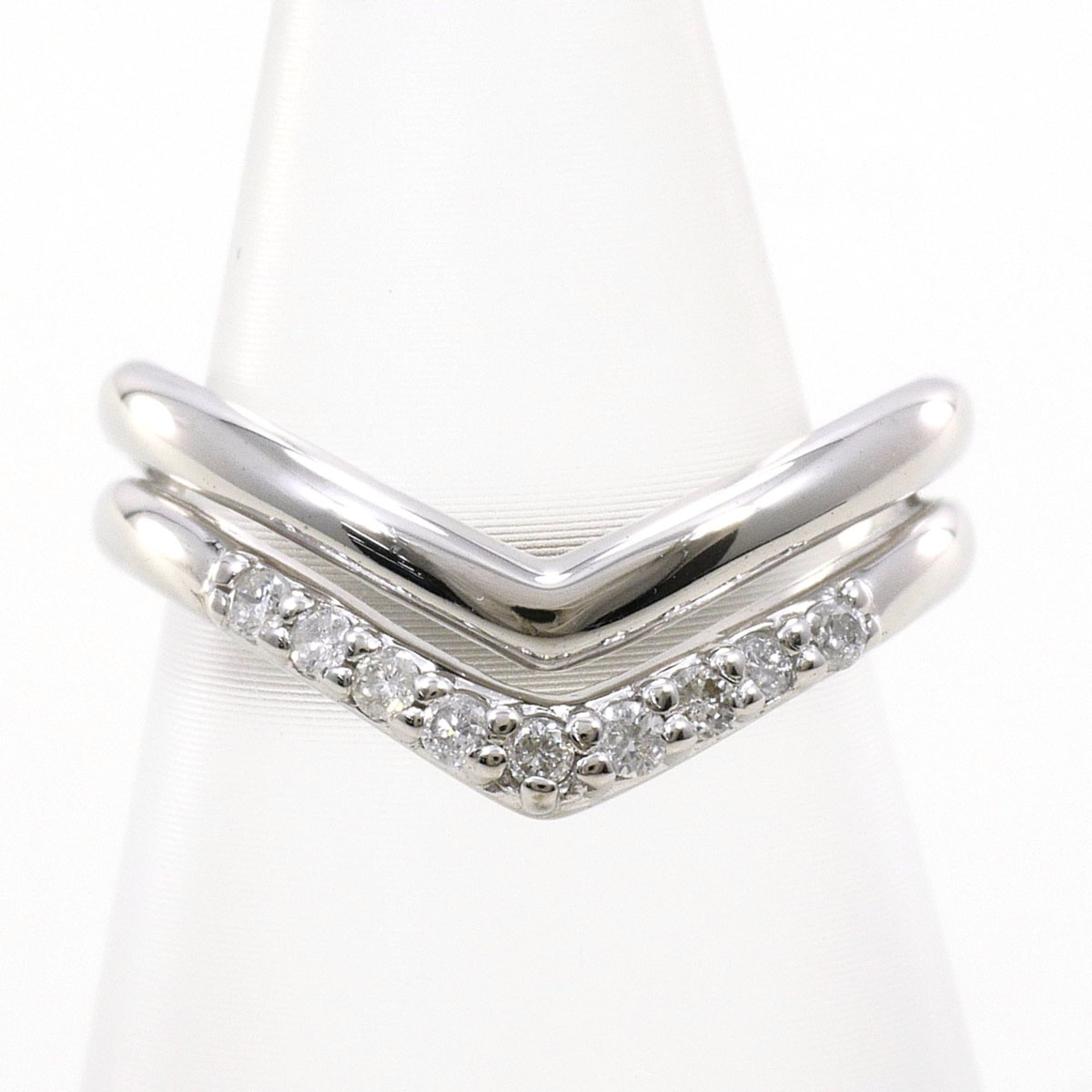 Unbranded White Gold White Gold (18K) Band Ring (Pre-Owned)