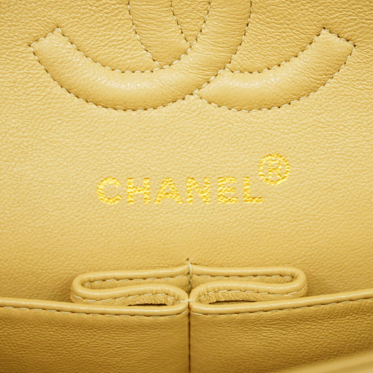 Chanel Beige Leather Shoulder Bag (Pre-Owned)