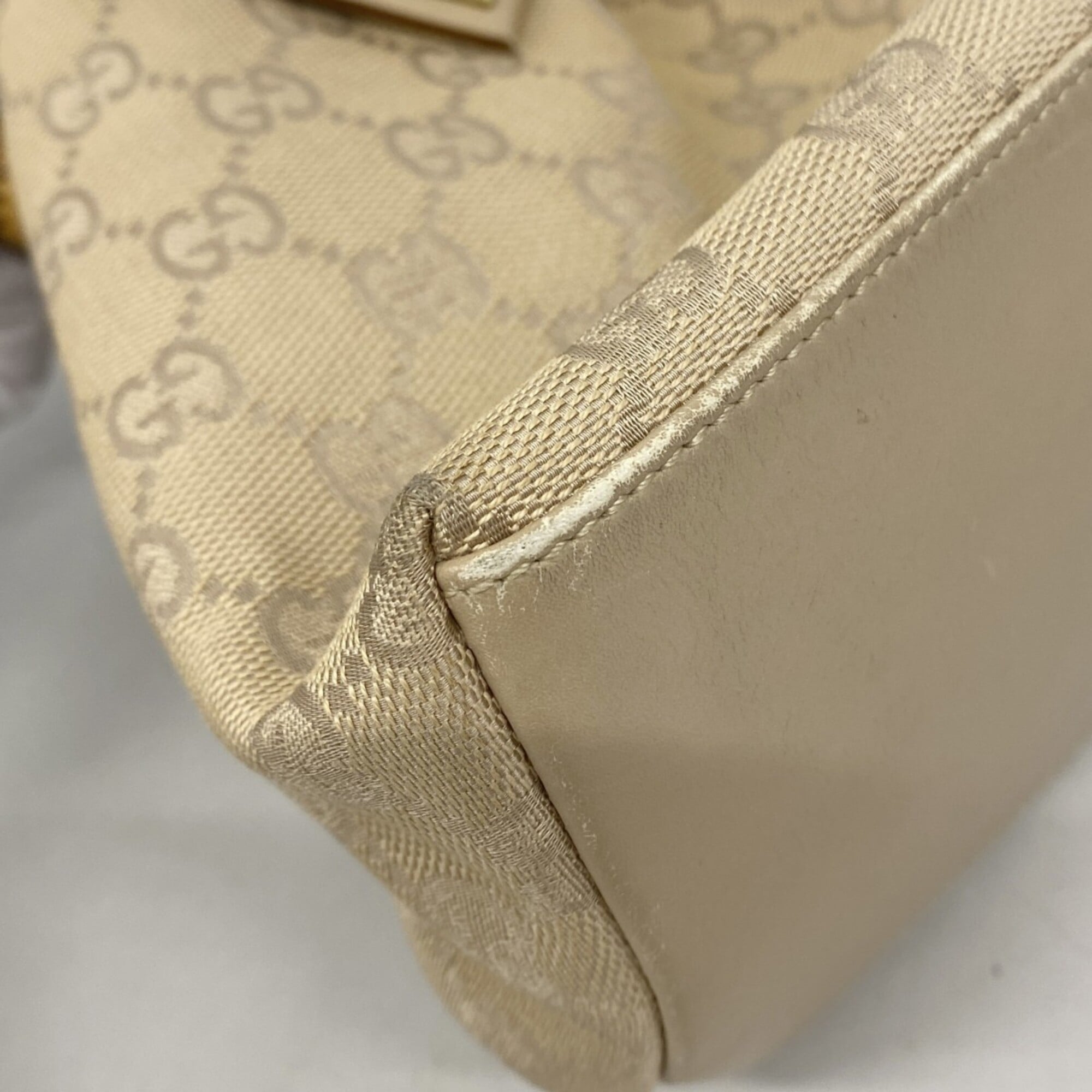 Gucci Beige Canvas Handbag (Pre-Owned)