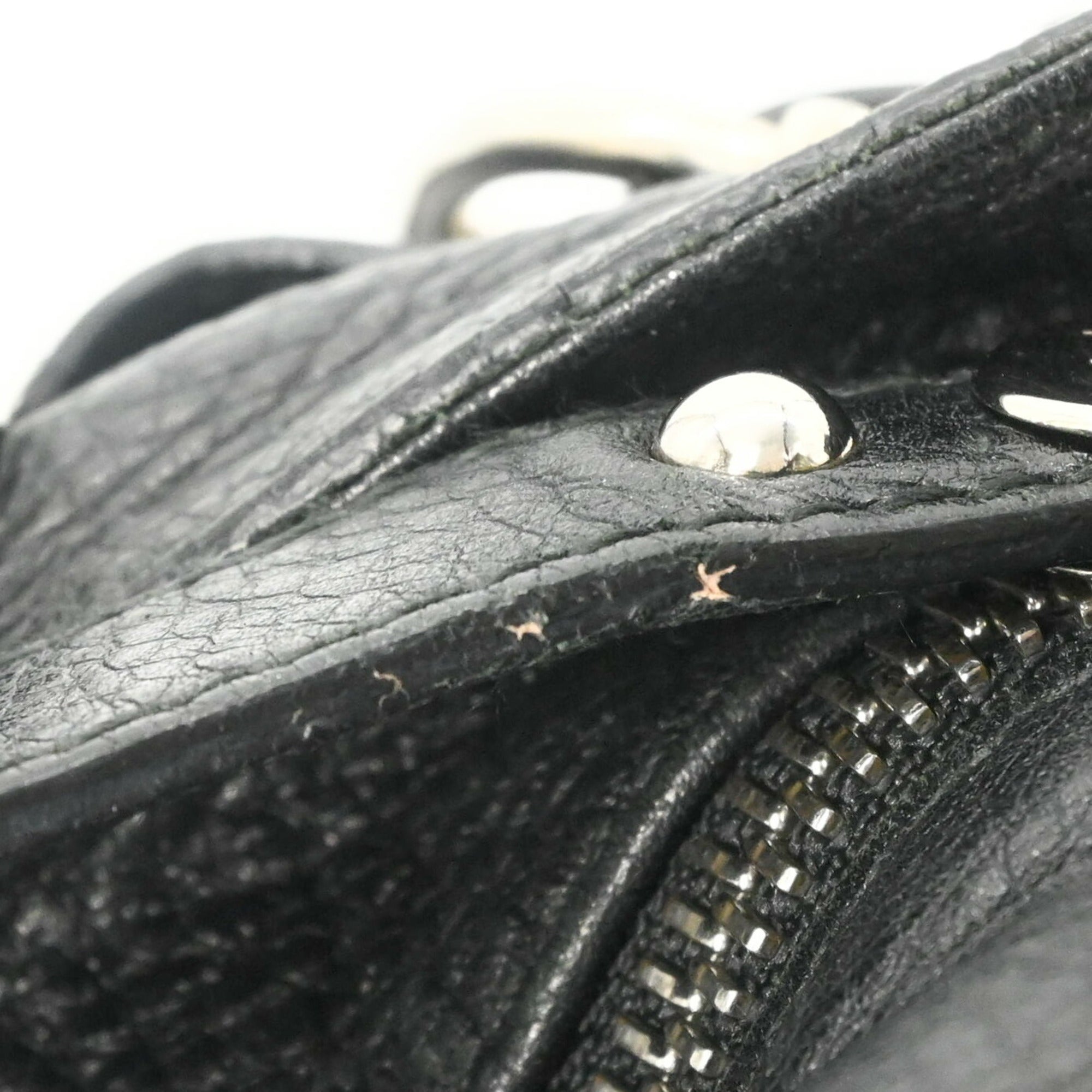 Salvatore Ferragamo Black Leather Handbag (Pre-Owned)