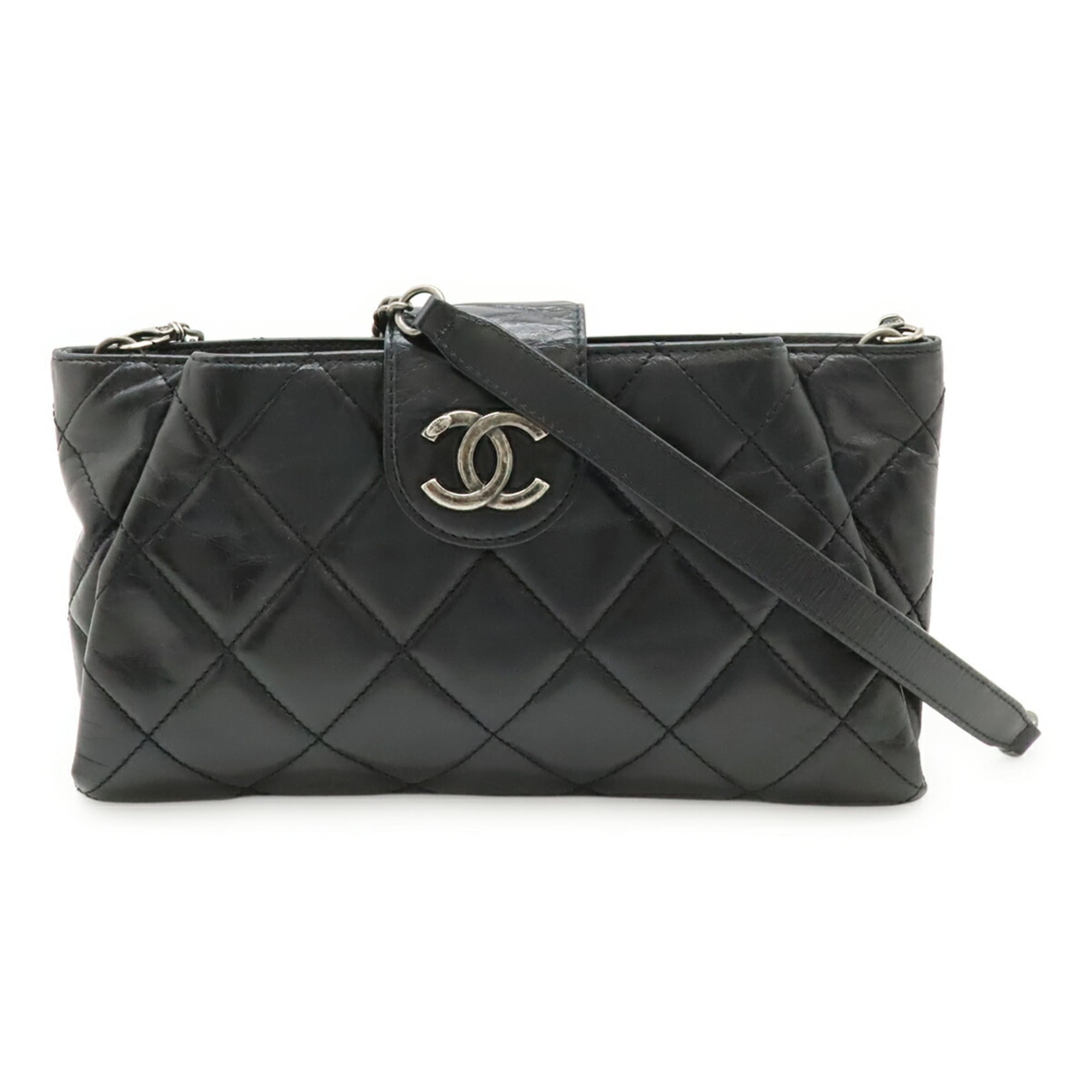 Chanel Black Leather Shoulder Bag (Pre-Owned)