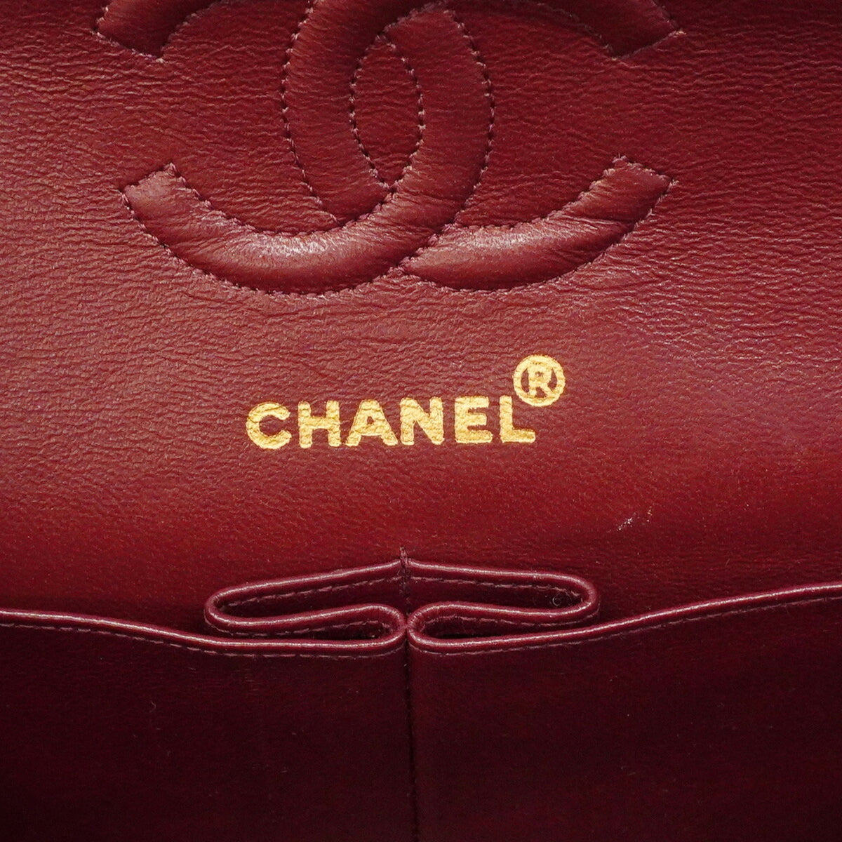 Chanel Black Leather Shoulder Bag (Pre-Owned)