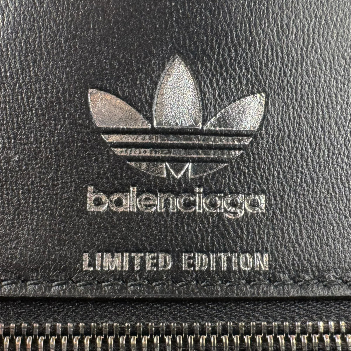 Balenciaga Black White Leather Handbag Shoulder Bag (Pre-Owned)