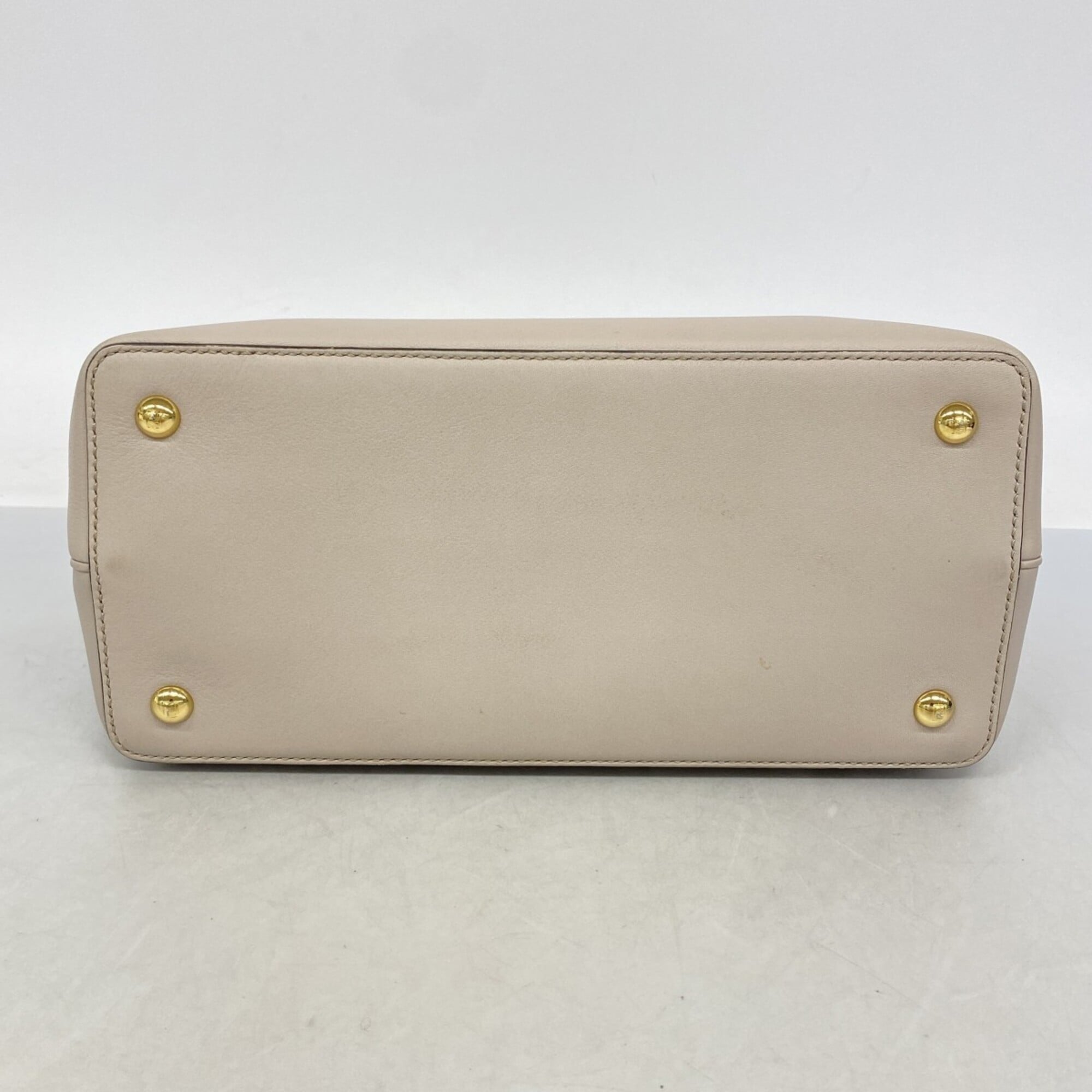 Fendi Beige Leather Handbag (Pre-Owned)