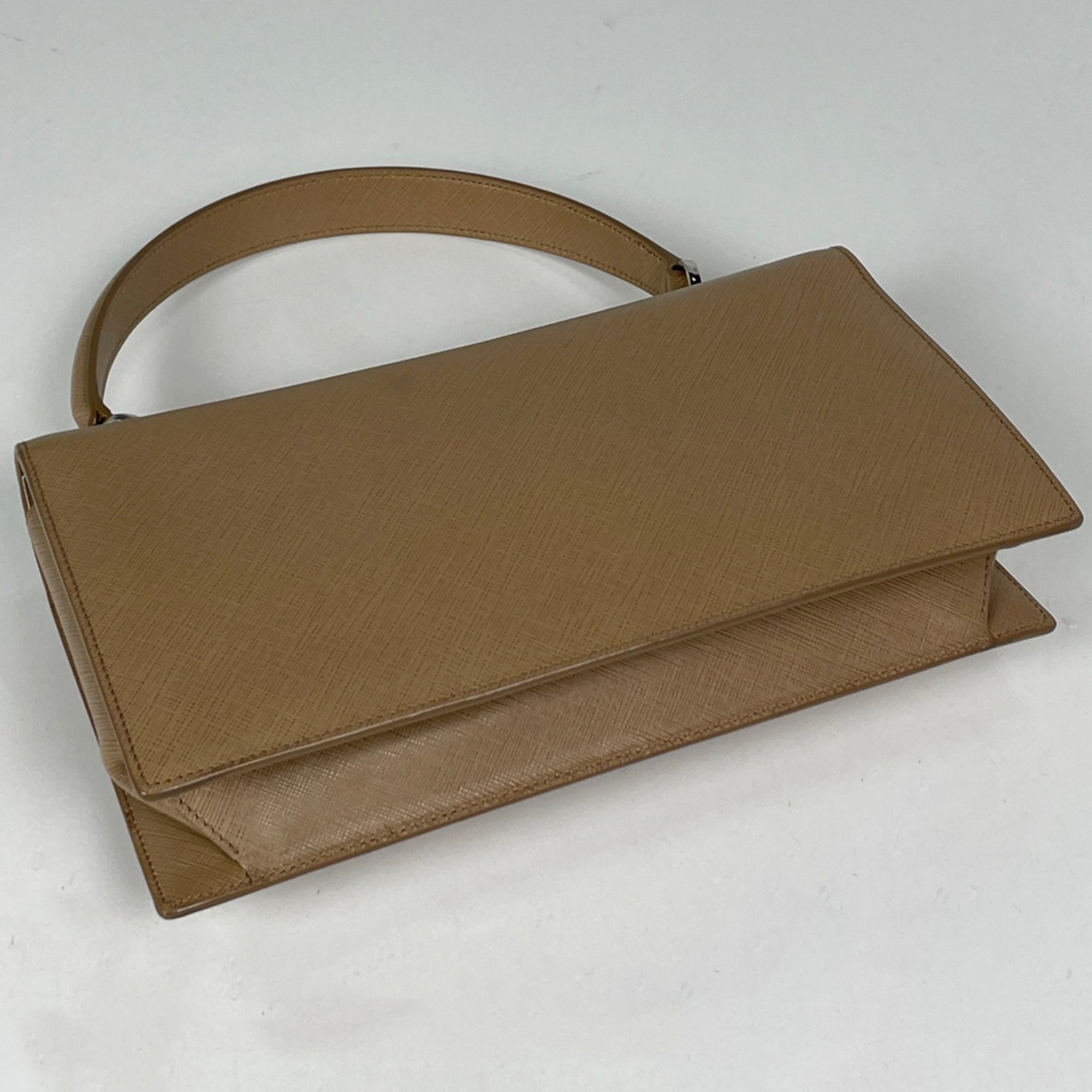 Salvatore Ferragamo Beige Leather Handbag (Pre-Owned)