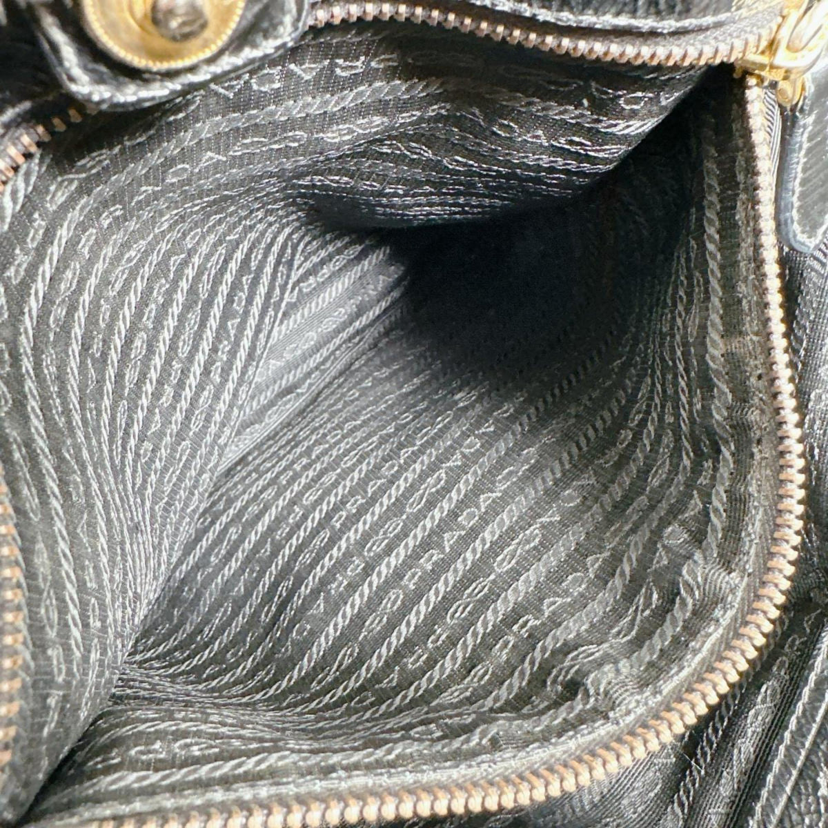 Prada Black Patent Leather Shoulder Bag Tote Bag (Pre-Owned)