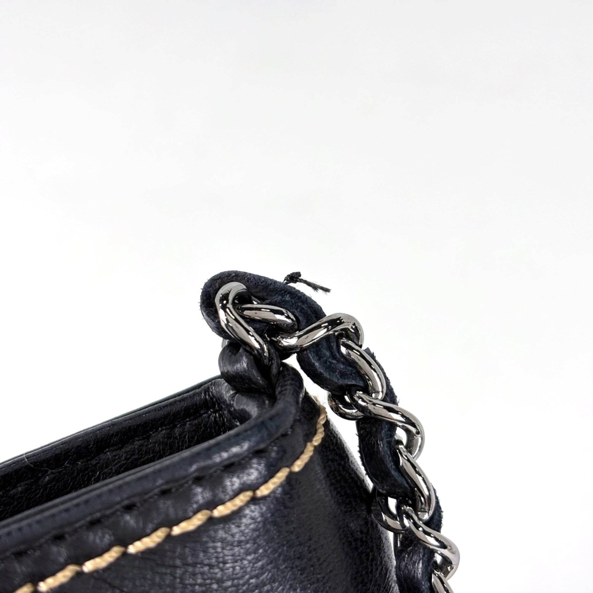 Chanel Black Leather Handbag Pouch (Pre-Owned)